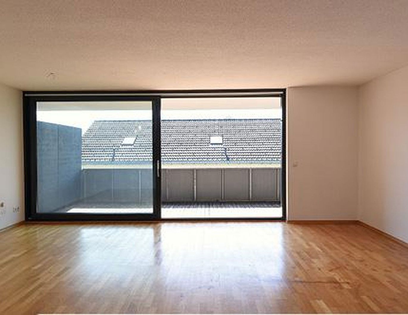 Lustenau, Ludwigstraße: 75 m² Großzügige und helle 3 Zimmerwohnung mit großer Terasse und Carport