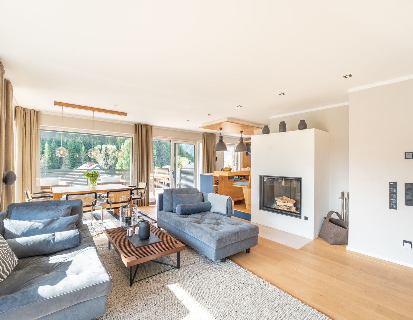 Luxuriöse, hochwertig möblierte Penthouse-Wohnung