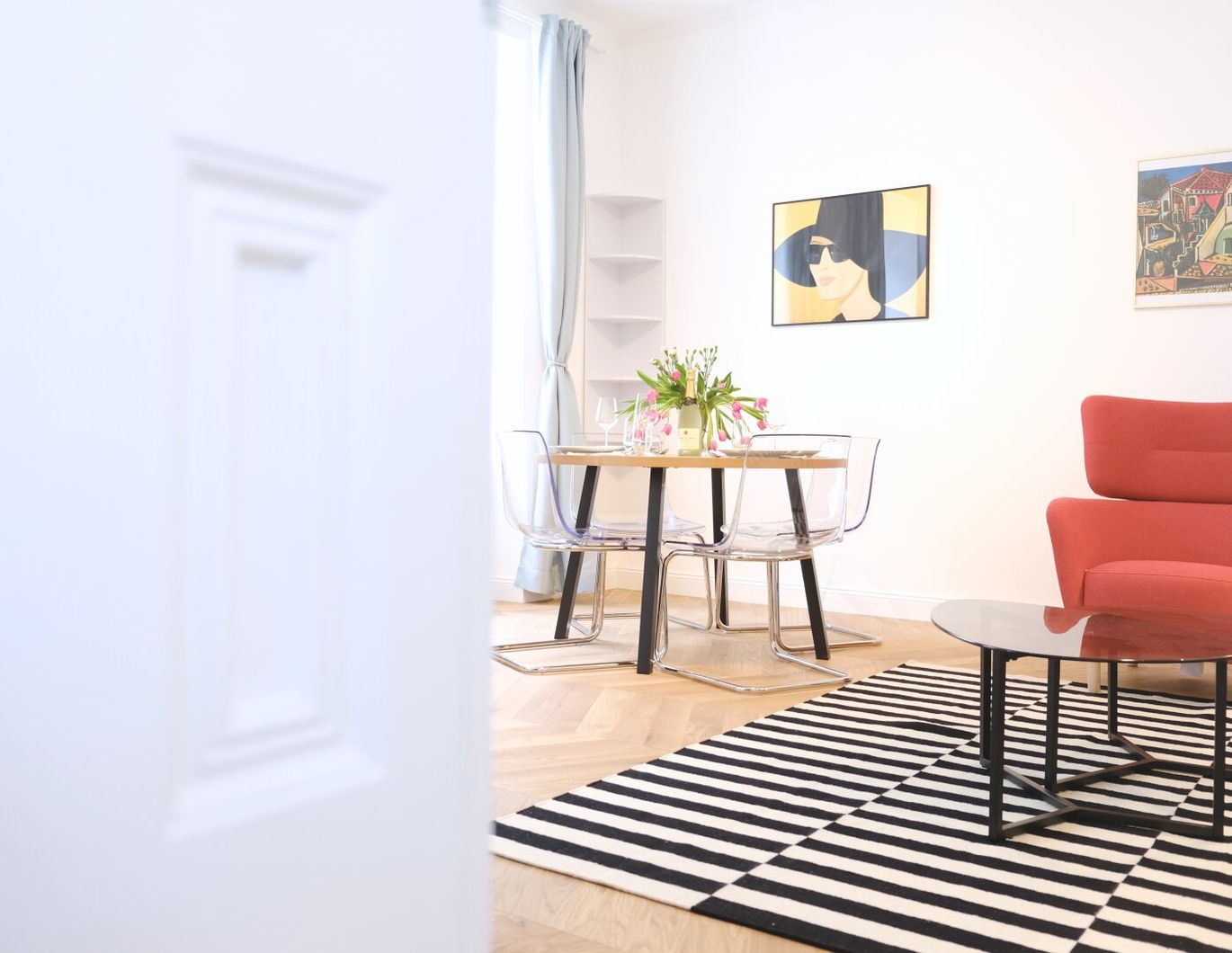 Wunderschöne und generalsanierte 2- Zimmer Altbauwohnung in Top Lage!!!