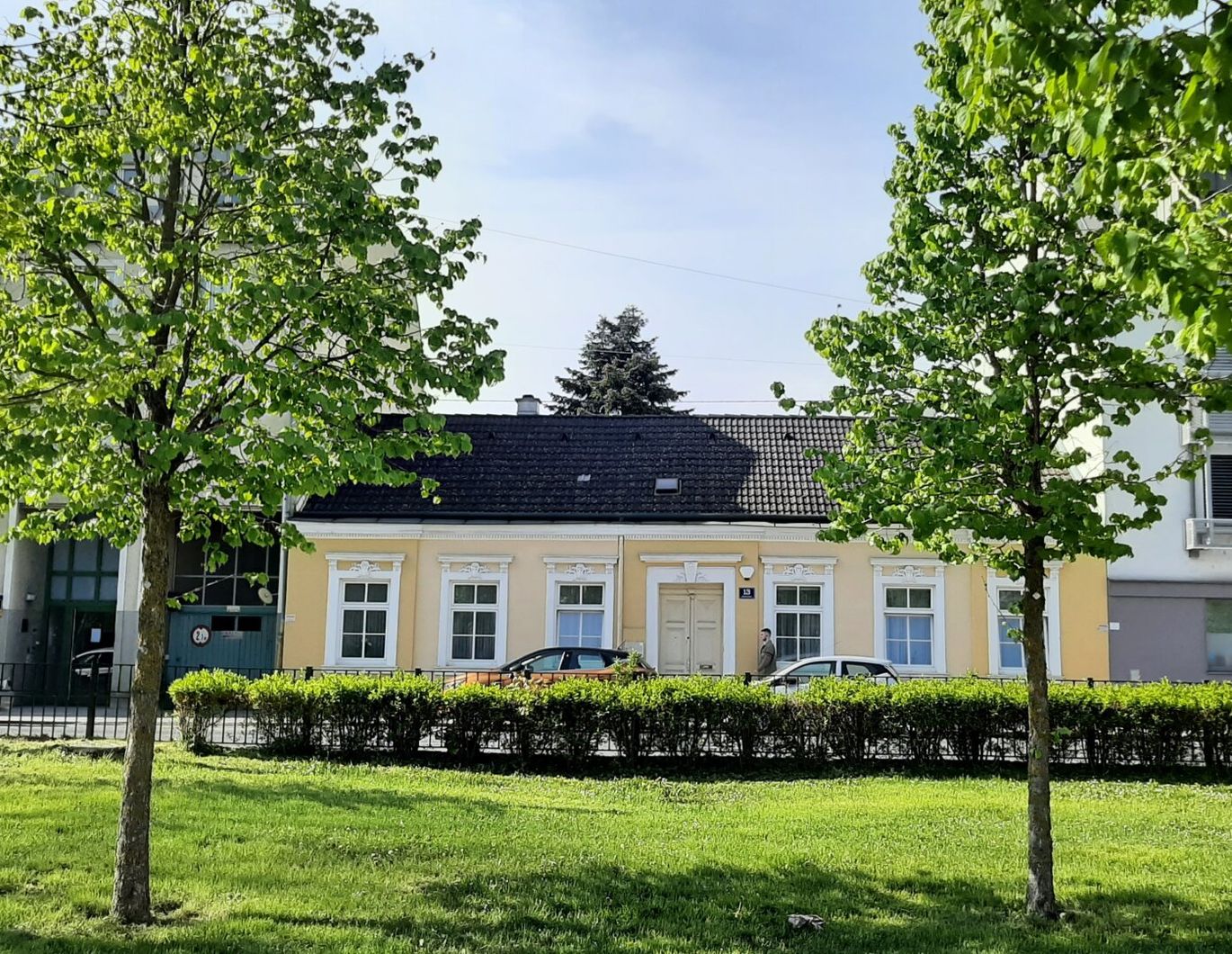 Biedermeier-Villa mit einer Garten-Oase der Ruhe!