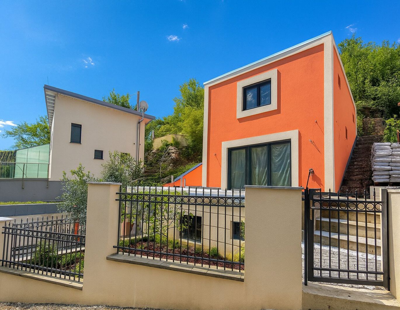 Eigengrund mit Kleingartenwohnhaus! Ihr Paradies am Satzberg in unmittelbarer Nähe der Steinhofgründe!