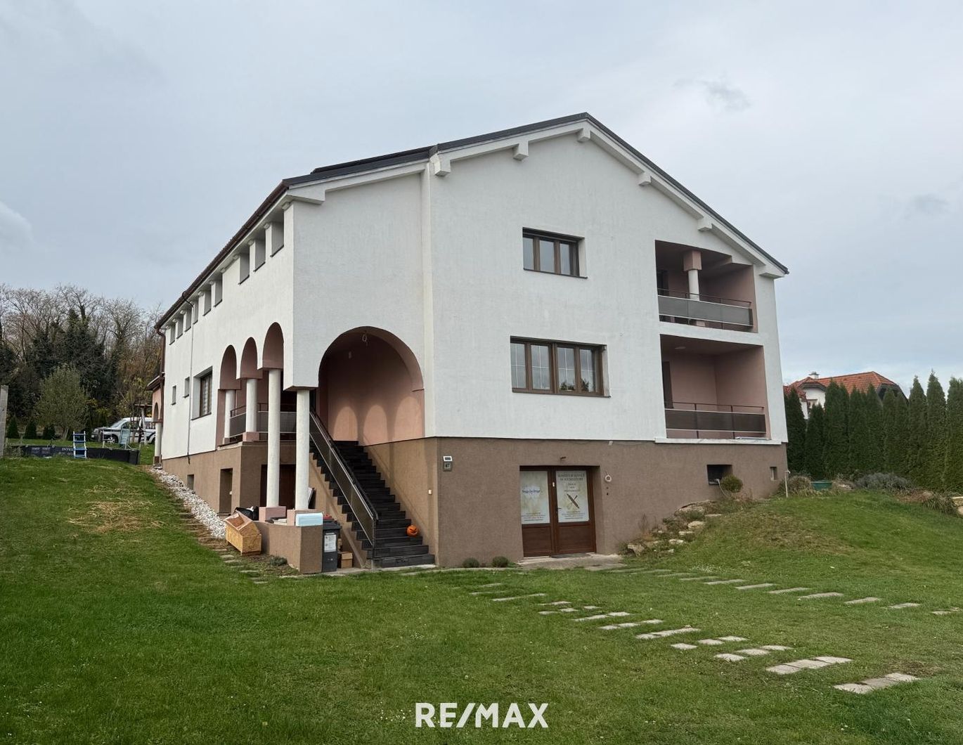 Ein/ Mehrfamilienhaus, Business, Co- Housing zwei Wohneinheiten