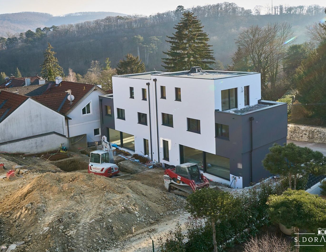 NEU! ++ TOP LAGE ++ ZIEGELMASSIVHÄUSER ++ KELLER + ERDGESCHOSS + OBERGESCHOSS + GARTEN + TERRASSE + PKW STELLPLATZ ++