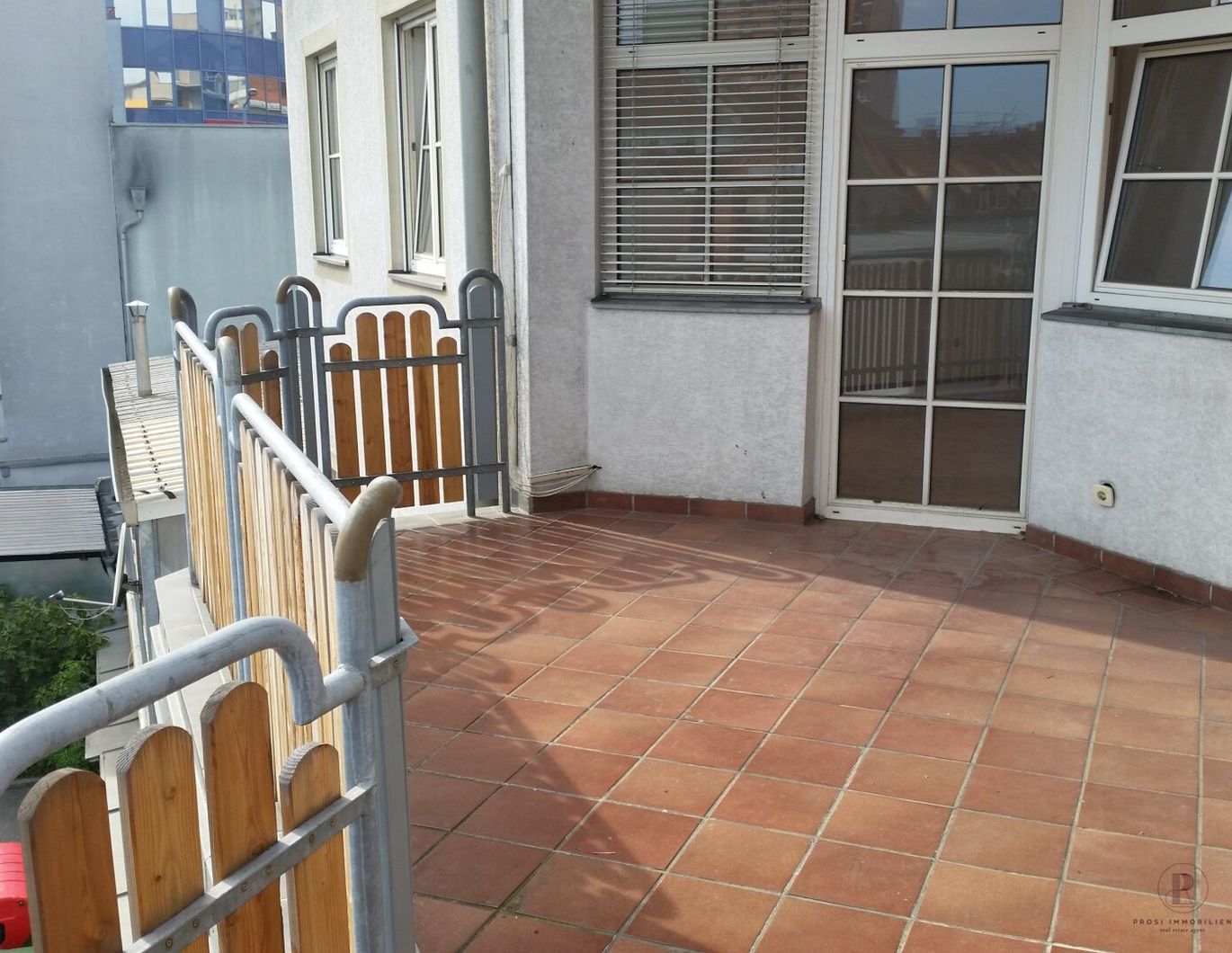 *4-Zimmerwohnung WG-tauglich mit Balkon Nähe Bahnhof *