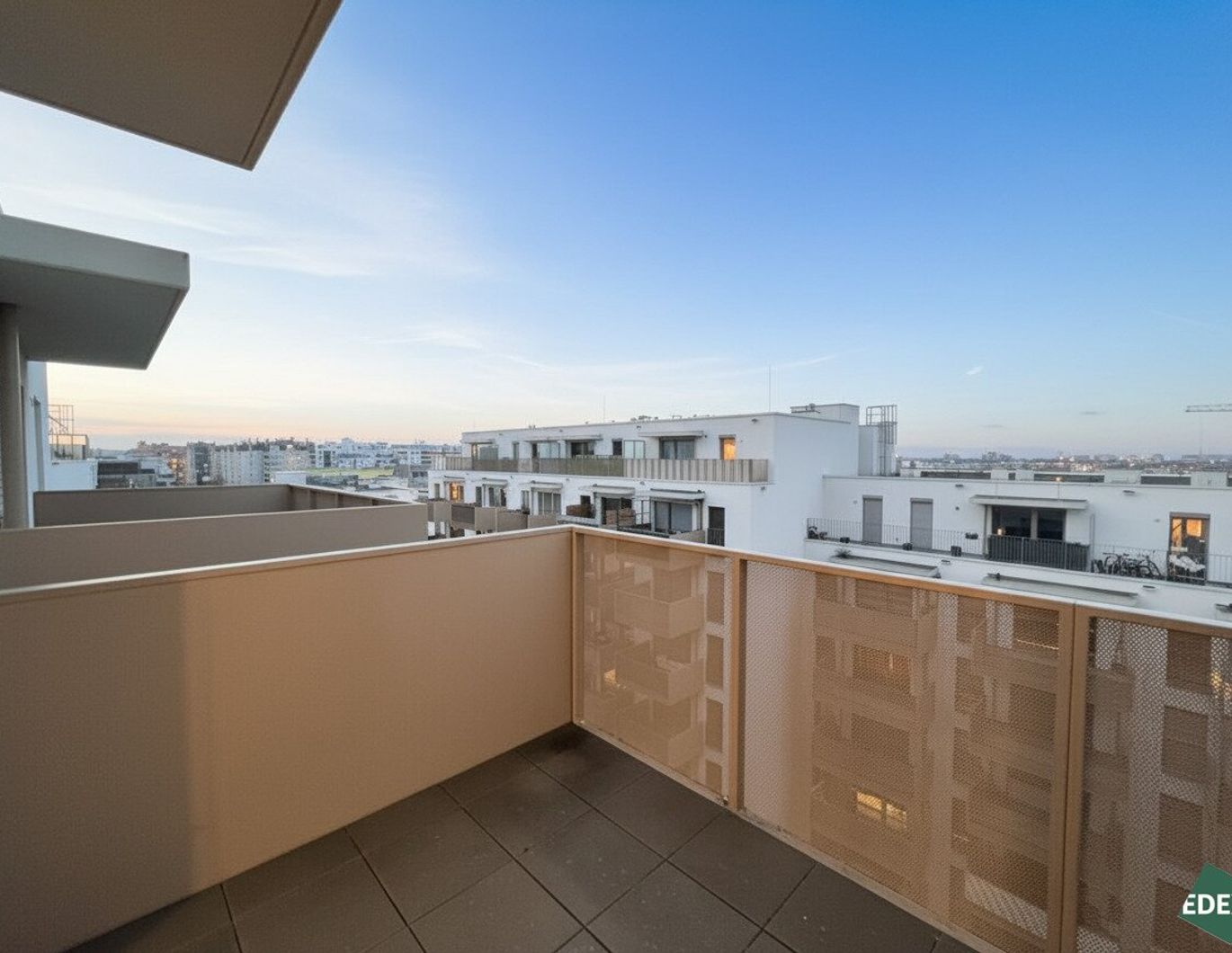 Tolle Aussicht - Moderne 2-Zimmer Wohnung mit Balkon nahe U1