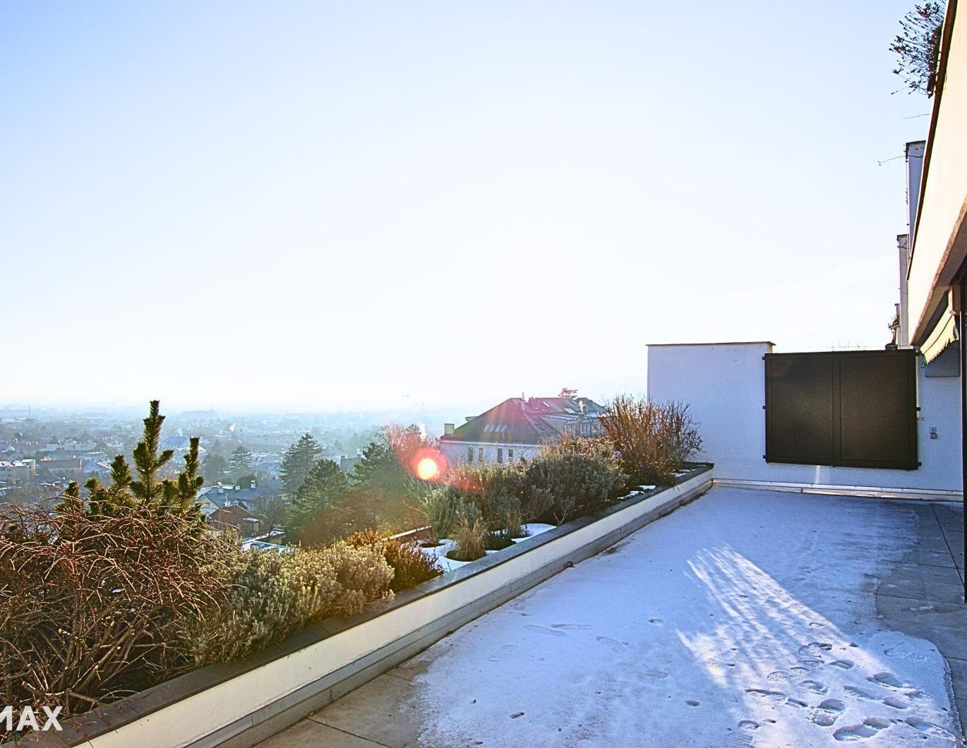 ATEMBERAUBENDE AUSSICHT INKLUSIVE! Großzügige Terrassenwohnung in exklusiver Lage!