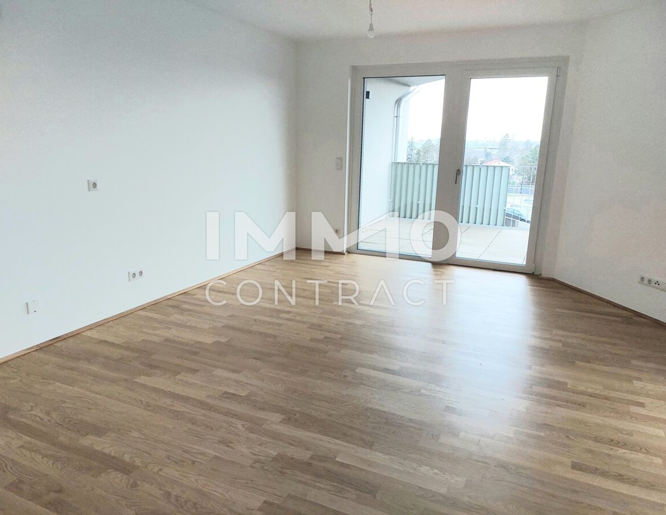 ERSTBEZUG Neubau Dachgeschoßwohnung  mit Loggia und Balkon