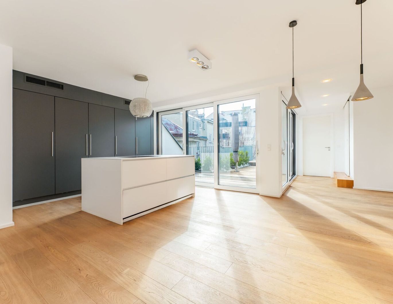 Ruhig & zentral gelegene Single-/Pärchen-Wohnung mit Sonnenterrasse im Dachgeschoß