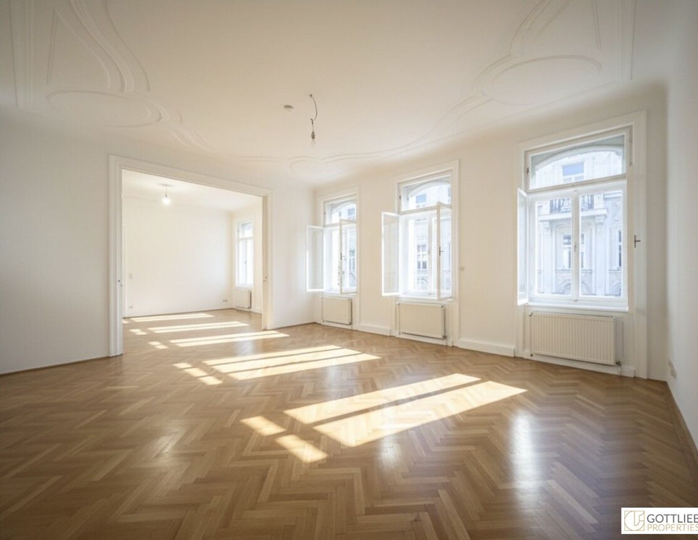 Unbefristet im Diplomatenviertel! Repräsentative 5-Zimmer-Stilaltbau-Wohnung mit zwei kleinen Balkonen beim Arenbergpark