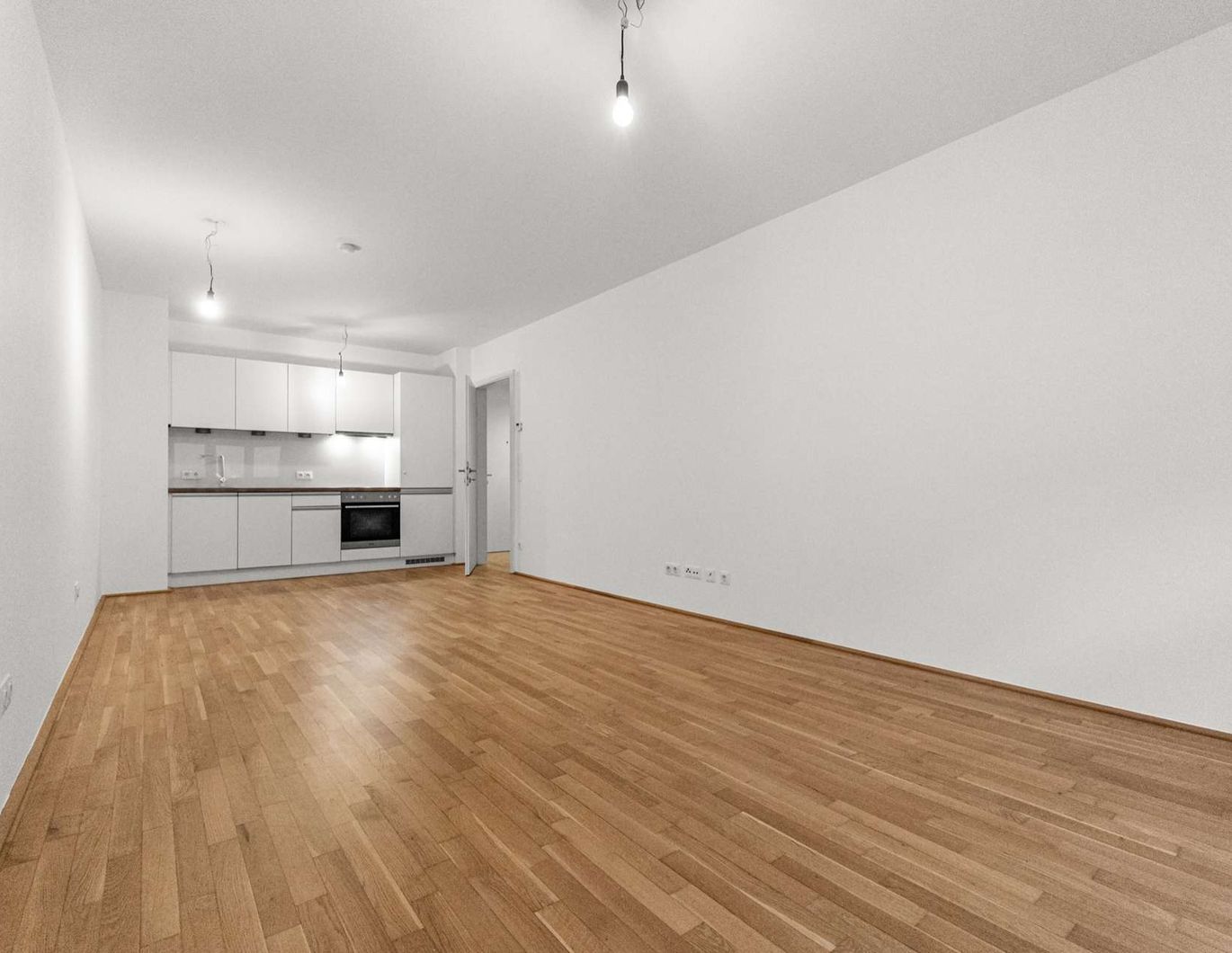 ++RUHIG & MODERN++ Gut geschnittene 2-Zimmer-Wohnung im Dachgeschoss