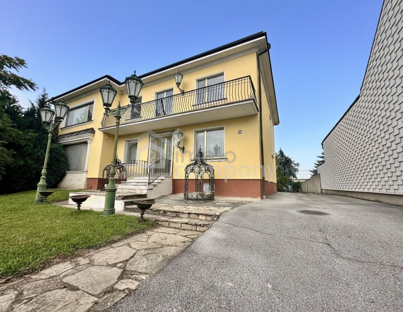 Ihr Traumhaus wartet auf Sie: Luxuriöse Eleganz in bester Lage !