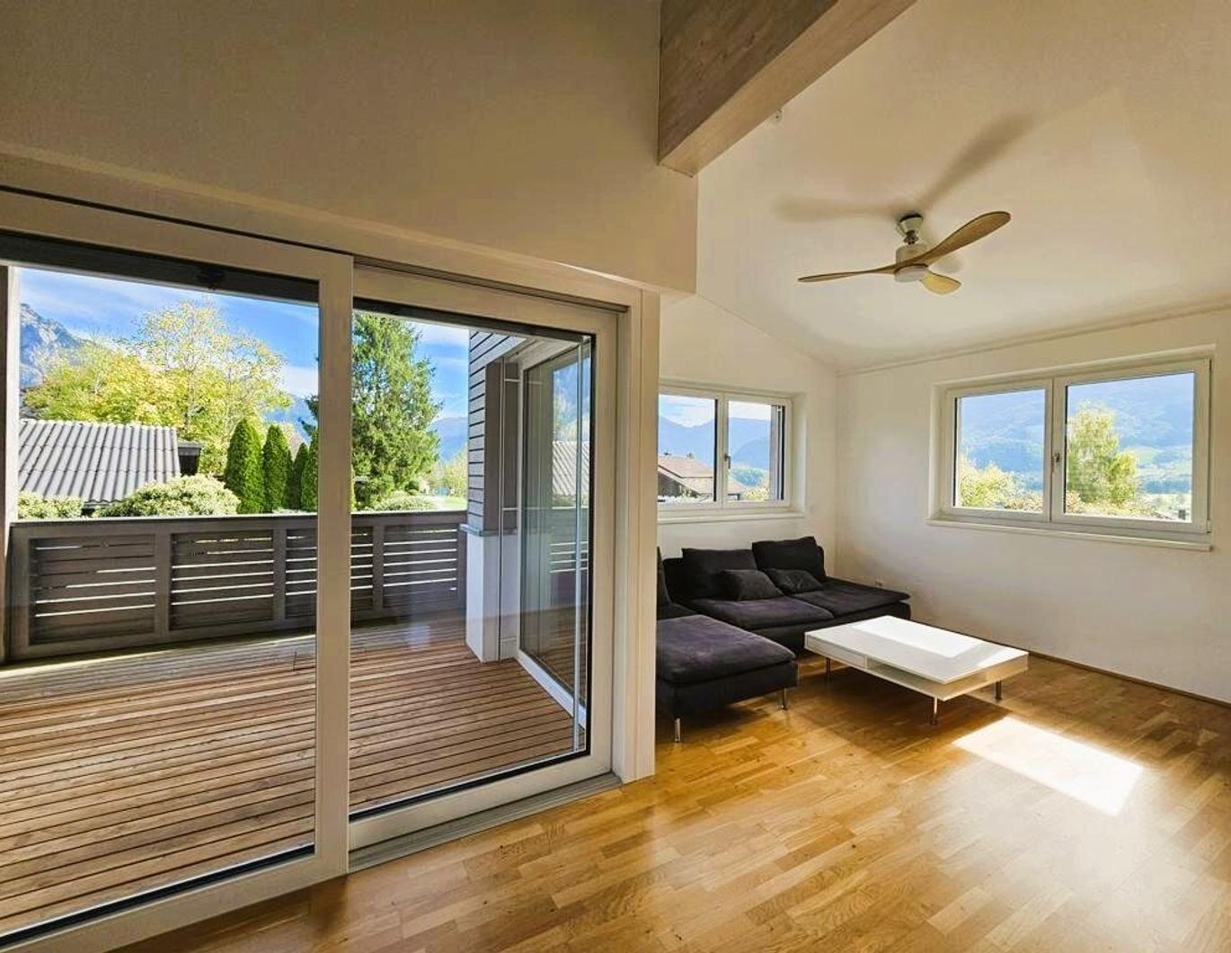 Exklusive 3-Zi.-DG-Wohnung mit Gebirgsblick in ruhiger Lage