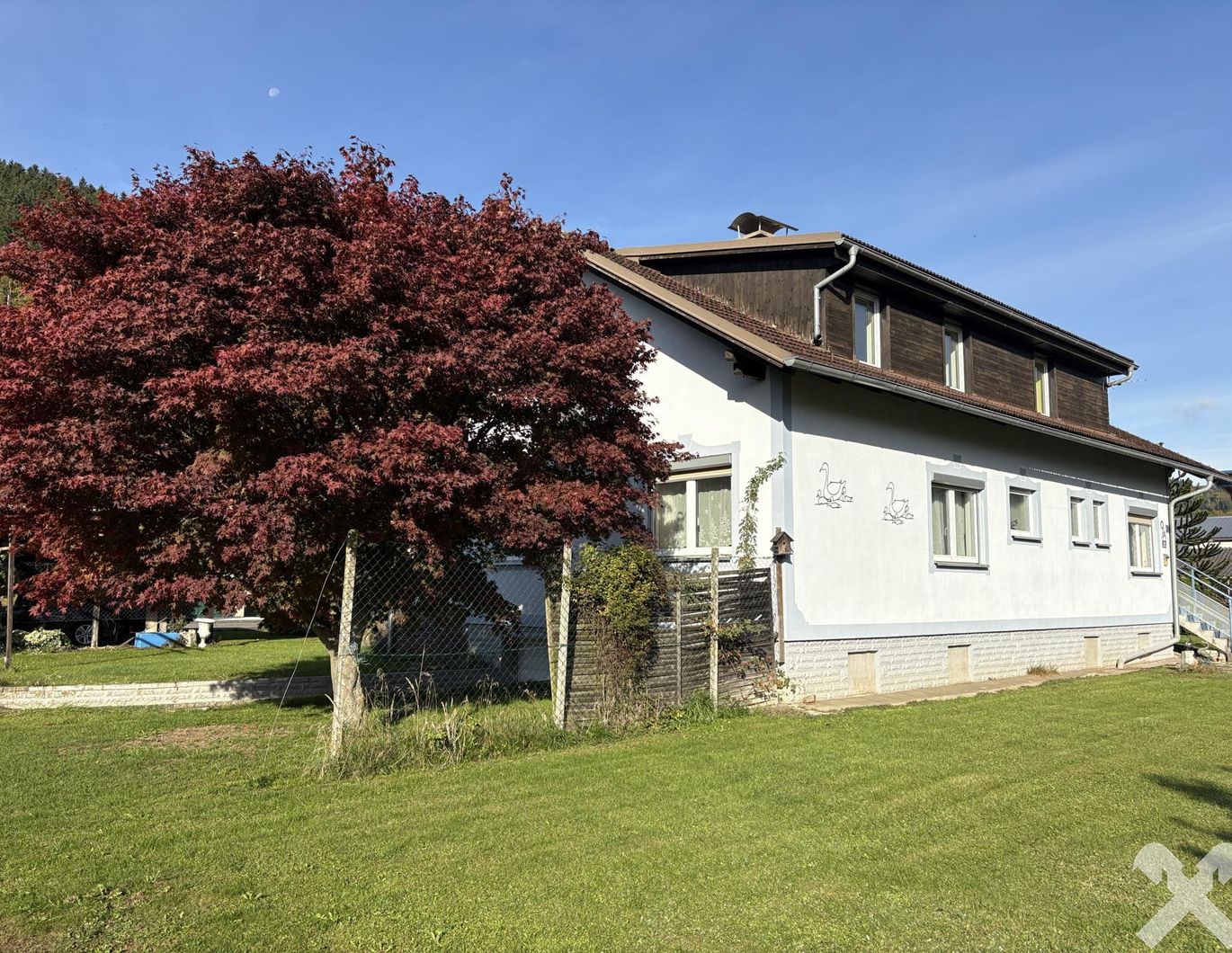 Zweifamilienhaus mit Garten, Keller und Garage - jetzt zum reduzierten Preis!