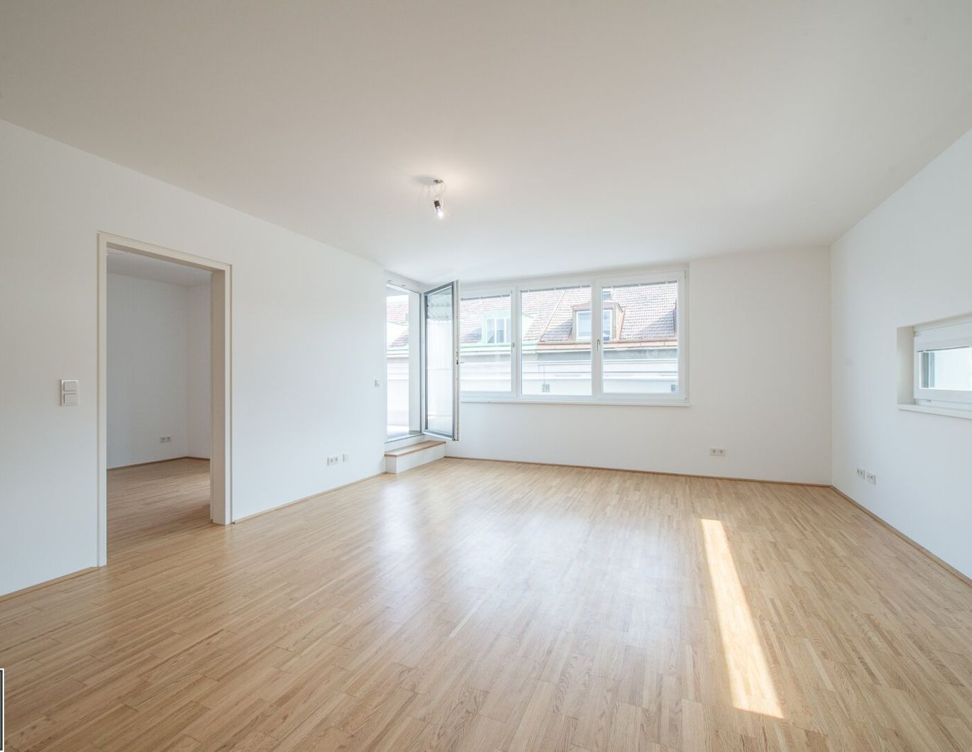 ab Mai: ** traumhafte 2-Zimmer-Wohnung mit Dachterrasse - nahe der U4 & U6 **