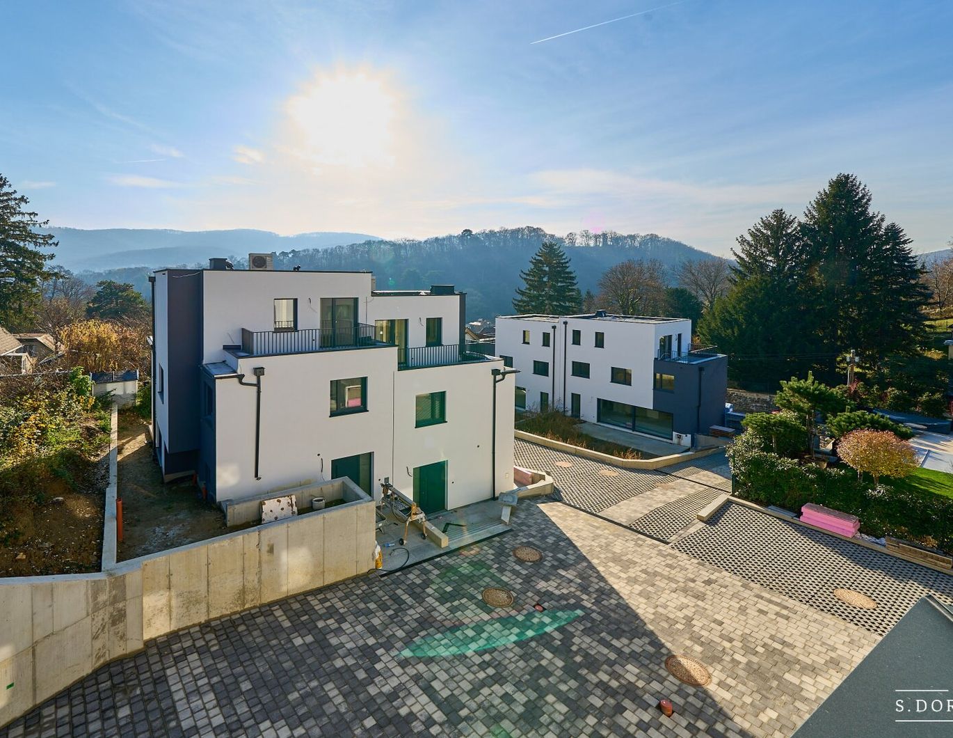 • NEU! • TOP-LAGE • ZIEGELMASSIVHÄUSER • KELLER • ERDGESCHOSS • OBERGESCHOSS • GARTEN • TERRASSE • PKW-STELLPLATZ •