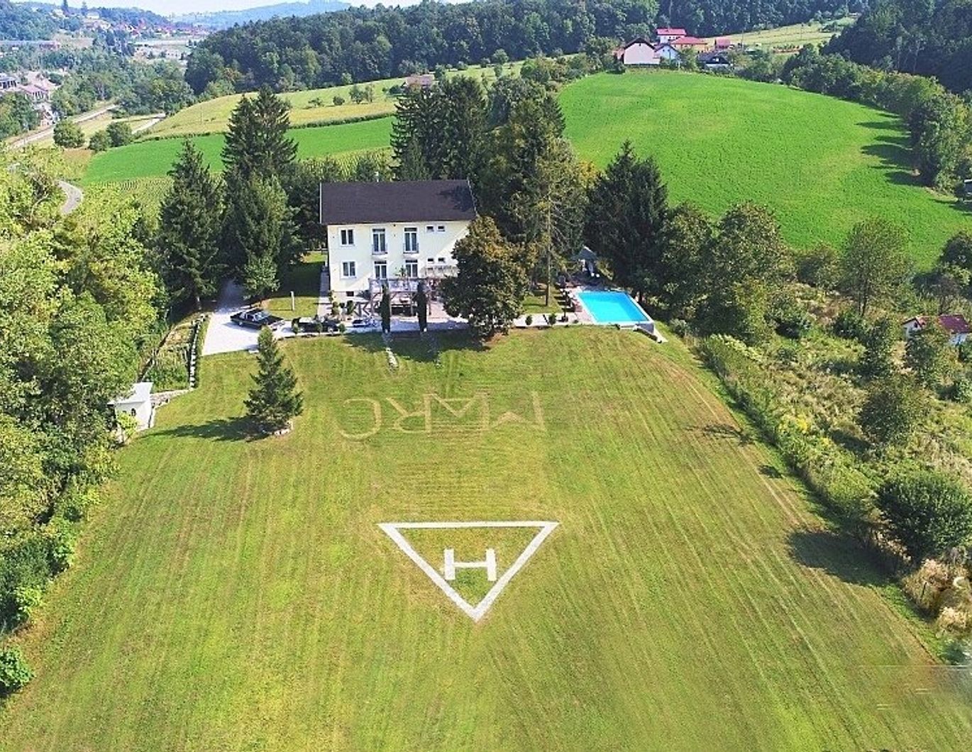 Wunderschöne, exklusive Villa mit bester Aussicht an der österreichisch-slowenischen Grenze!