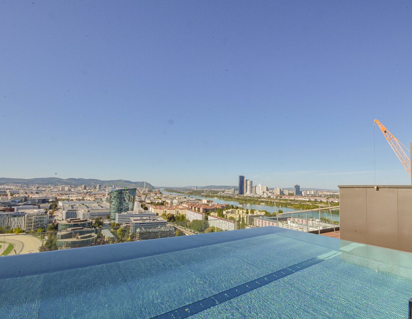 ERSTBEZUG: Traumhafte 2-Zimmer Wohnung mit großem Balkon und Fernblick | GRÜNBLICK |
