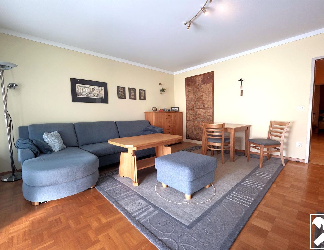 Zentrale 2-Zimmer-Wohnung mit Loggia