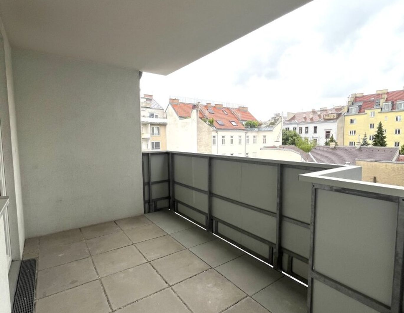 Traumhafte 3-Zimmer-Wohnung in 1080 Wien mit Balkon und Garage - jetzt mieten!