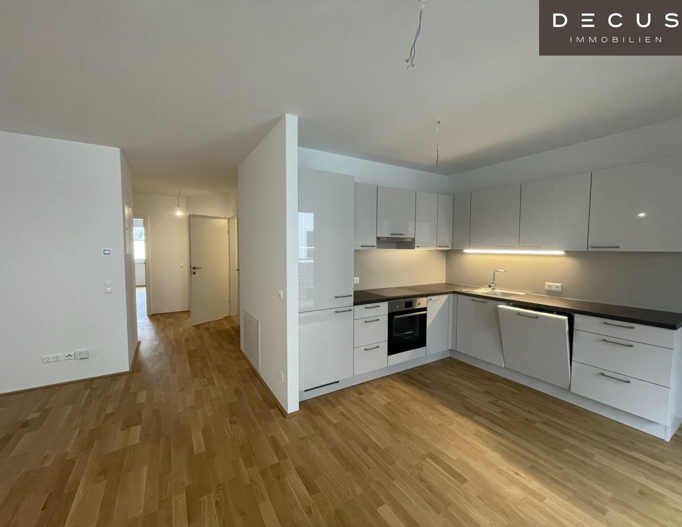 | AB JÄNNER | TRAUMHAFTE RUHELAGE | DREI ZIMMER | IM ZENTRUM |