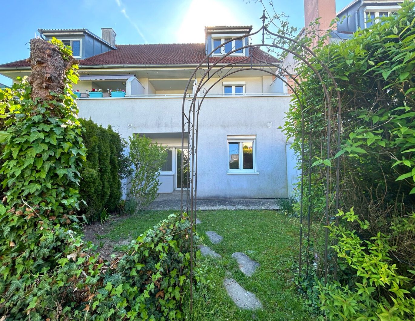 WOHNTRAUM MIT TERRASSE UND EIGENEM GARTEN IN KATSDORF