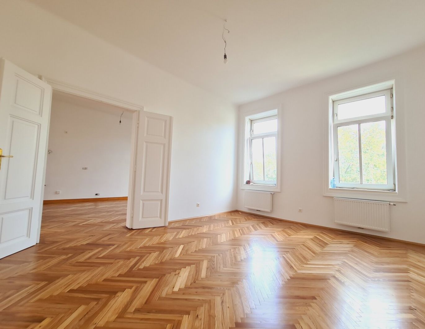 Sanierungsbedürftiger Altbau | Balkon bewilligt | 3-4 Zimmer
