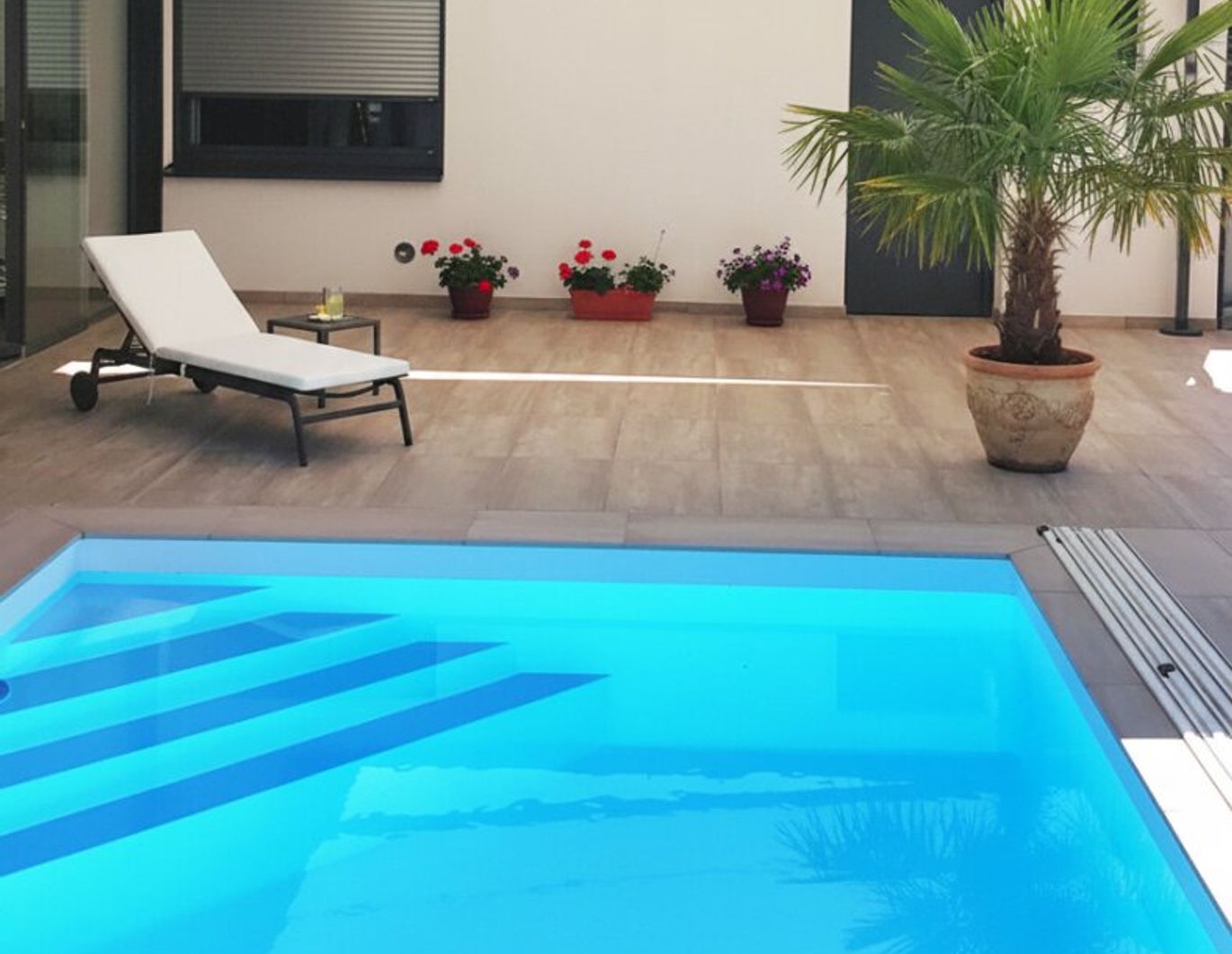 Neuwertiger Massivbungalow mit Pool, Gästehaus, Keller, Wintergarten in Guntramsdorf - Preis auf Anfrage