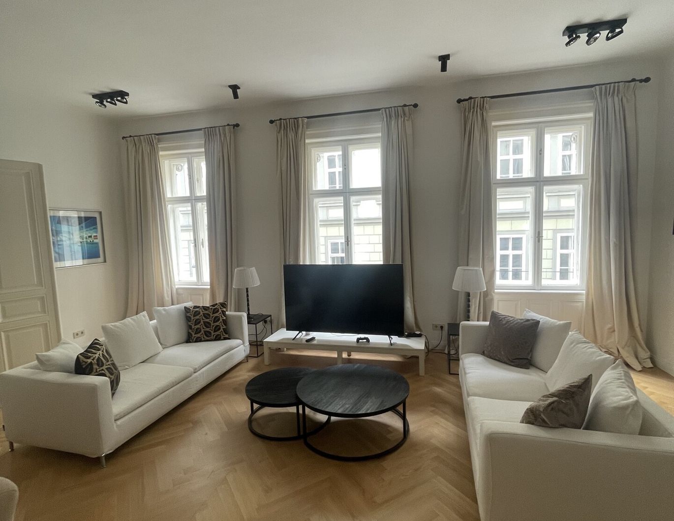 5- Zimmer möblierte Altbauwohnung zu mieten !!