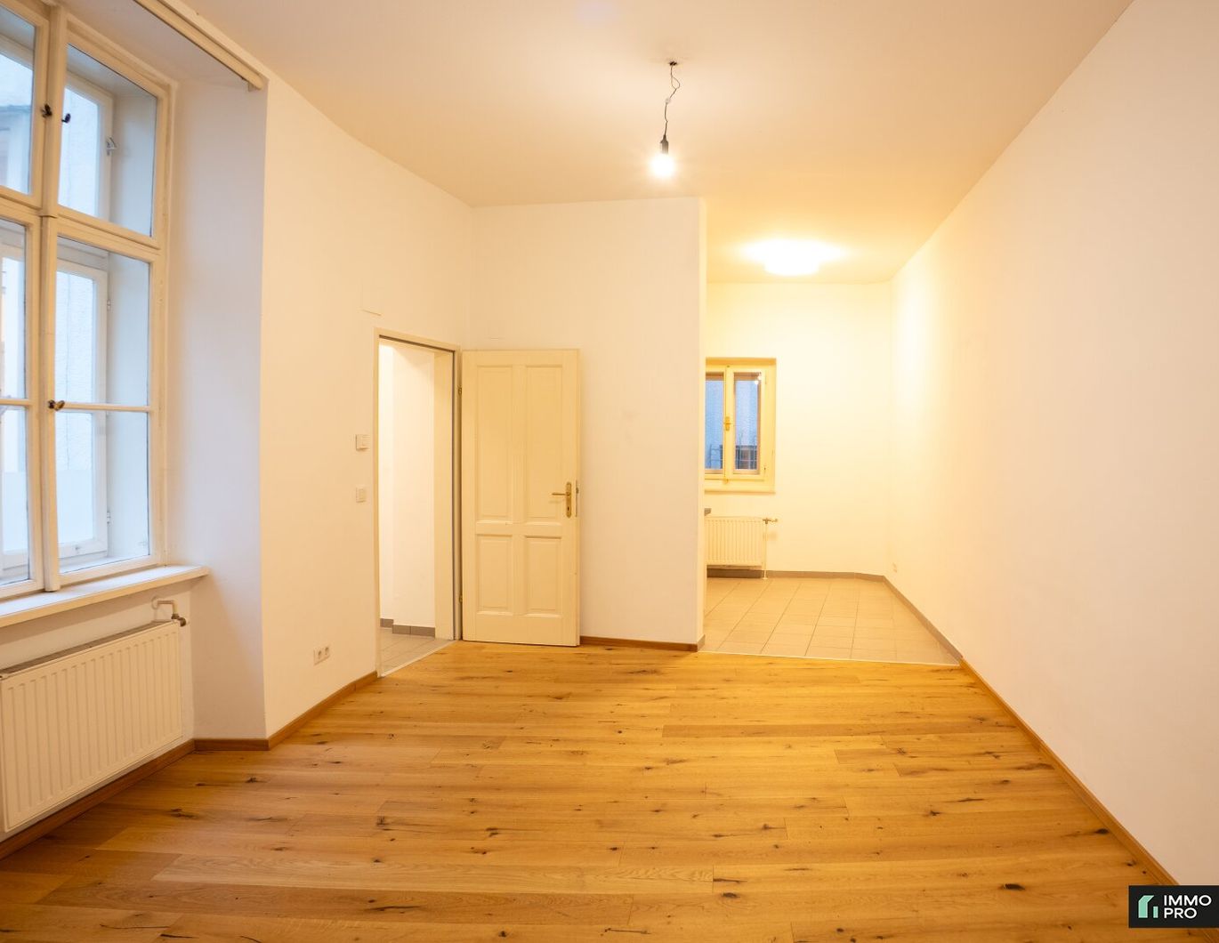 2-Zimmer Altbauwohnung zwischen Stadtpark und Stephansplatz!