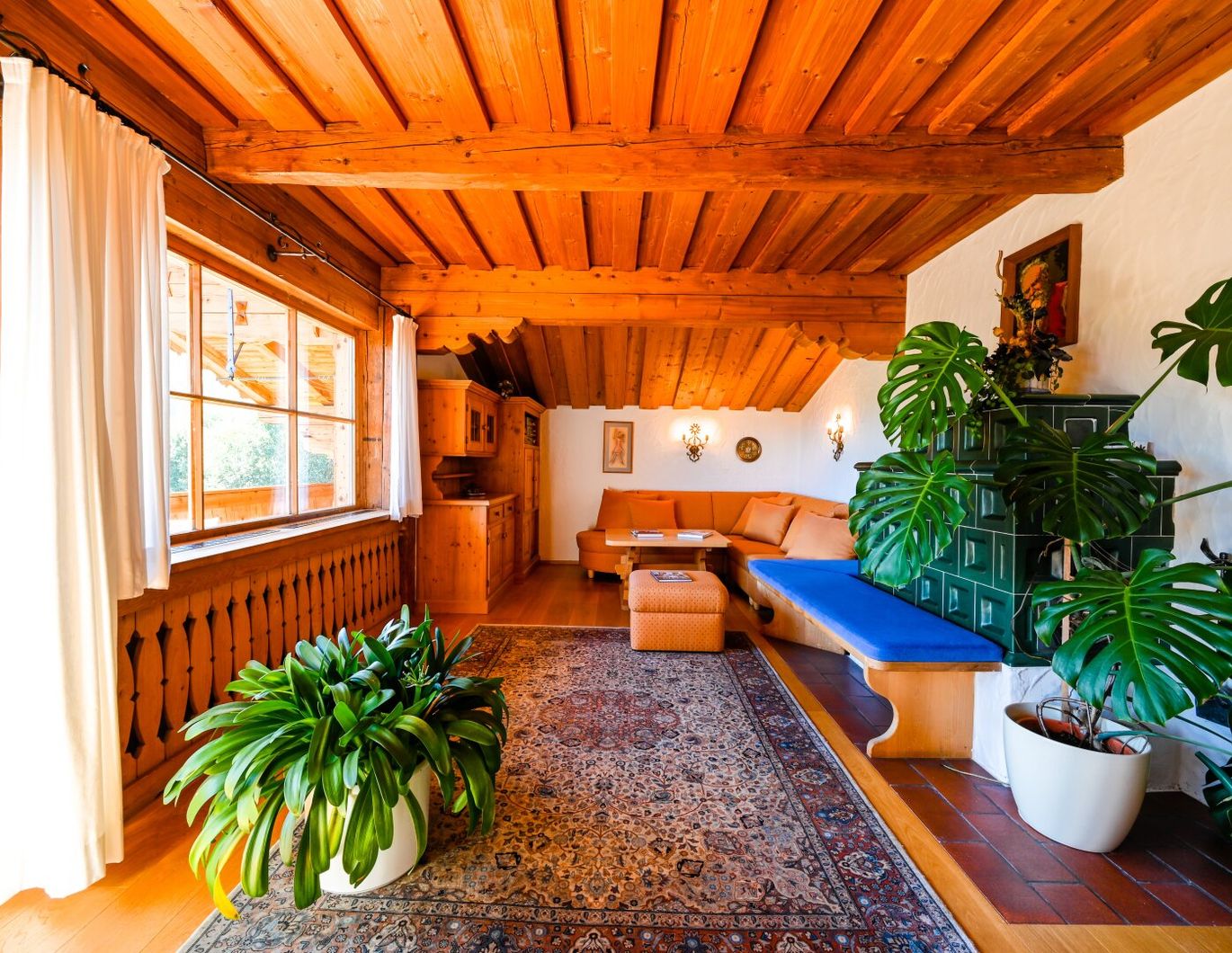 Traumhafte Dachgeschoßwohnung in Brixen im Thale - 4 Zimmer, Balkon & Kachelofen!