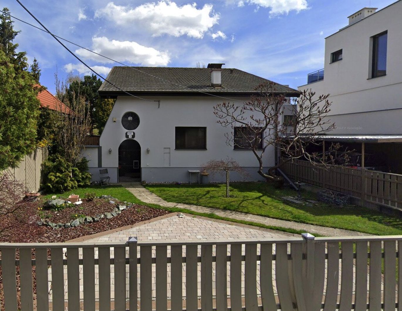 TOPLAGE NÄHE ALTE DONAU - EINFAMILIENHAUS (SUPERÄDIFIKAT AUF PACHTGRUND) SUPERPREIS € 200.000,-