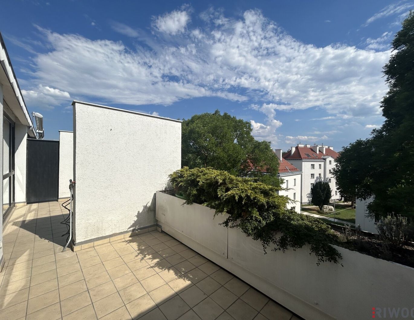 Nähe U4 und Hietzinger Hauptstraße - inkl. zwei Terrassen (ca 26m²) und Garagenstellplatz - zwischen Auhofstraße und Hietzinger Kai