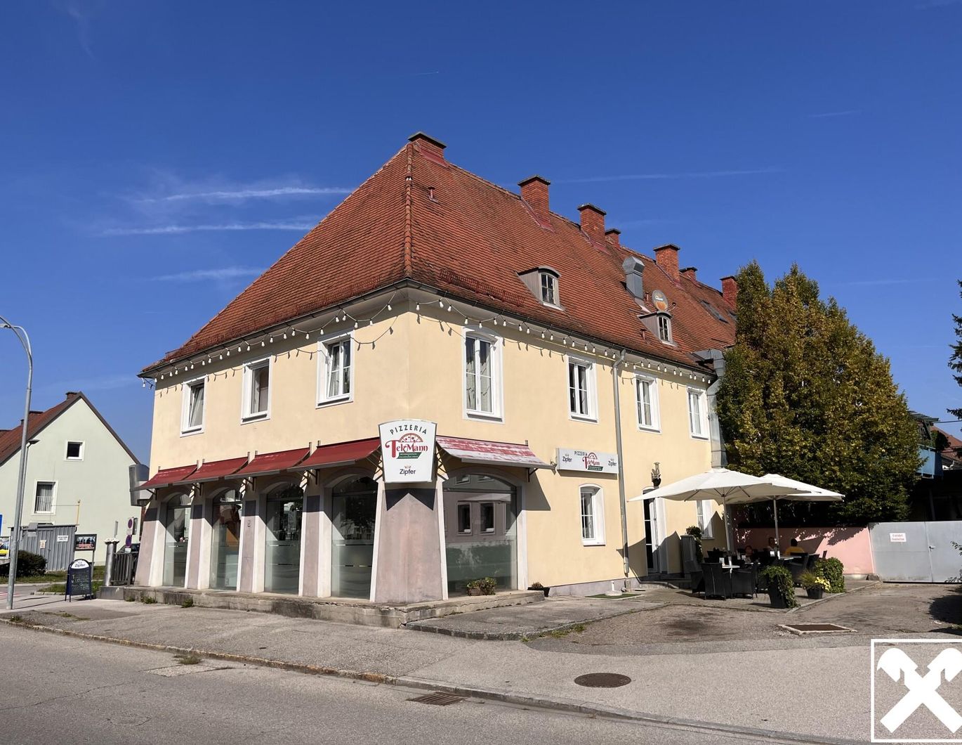 Haus mit Geschäftslokal und zwei Wohneinheiten