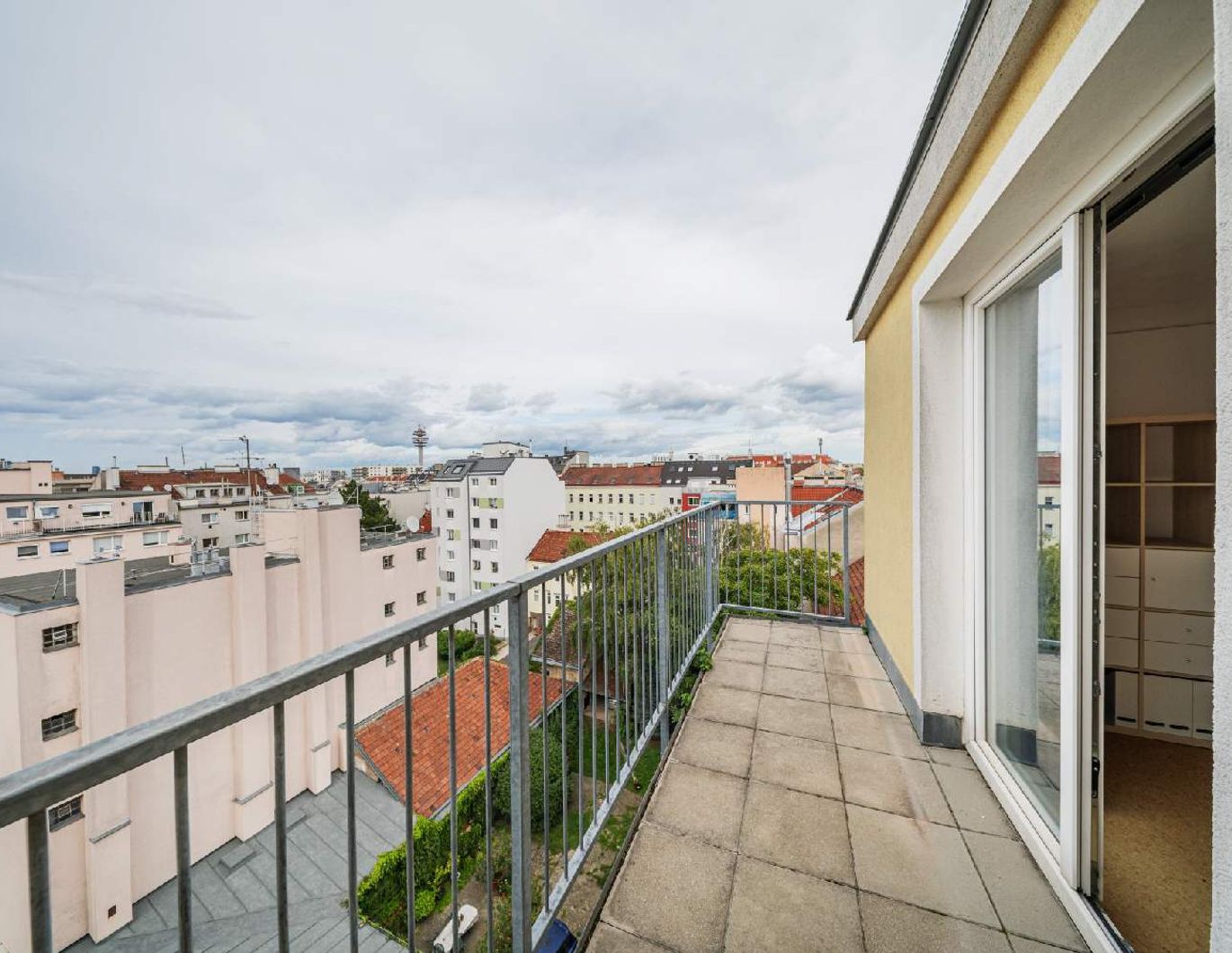 Gut aufgeteilte 2 Zimmerwohnung mit hofseitigem Balkon
