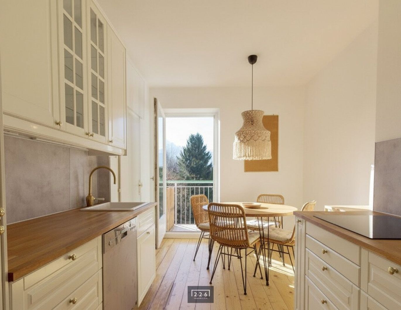 226 Immobilien | ALTBAUWOHNUNG Innsbruck-SAGGEN. FISCHGRÄT. SÜDWESTBALKON.