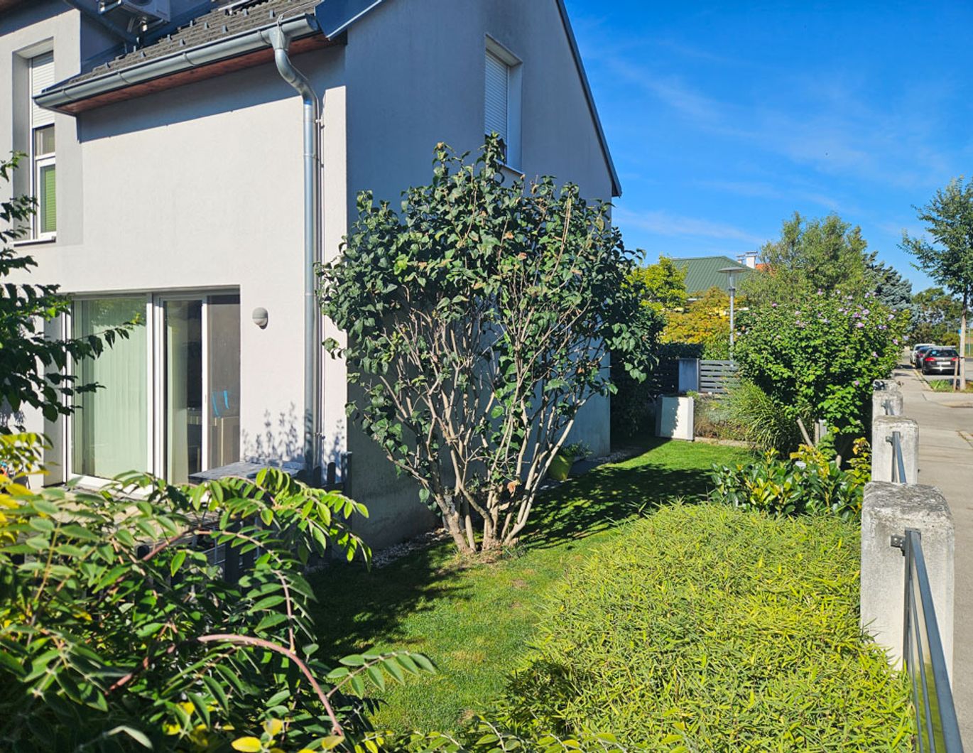 Charmante Doppelhaushälfte mit Garten und Terrasse in ruhiger Siedlungslage