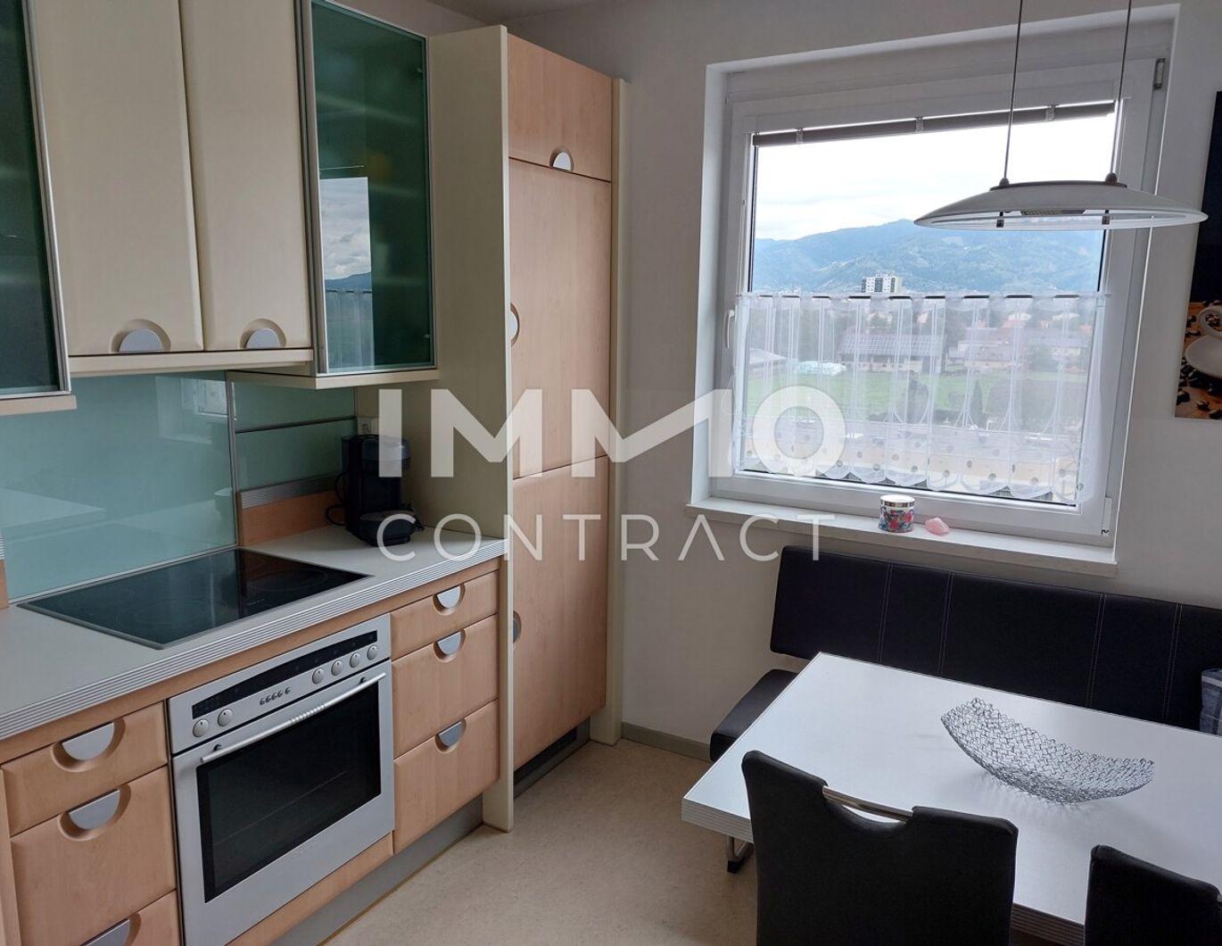 BESONDERS SCHÖNE 3 ZIMMERWOHNUNG MIT GROSSER LOGGIA UND MIT EXKLUSIVER AUSSTATTUNG