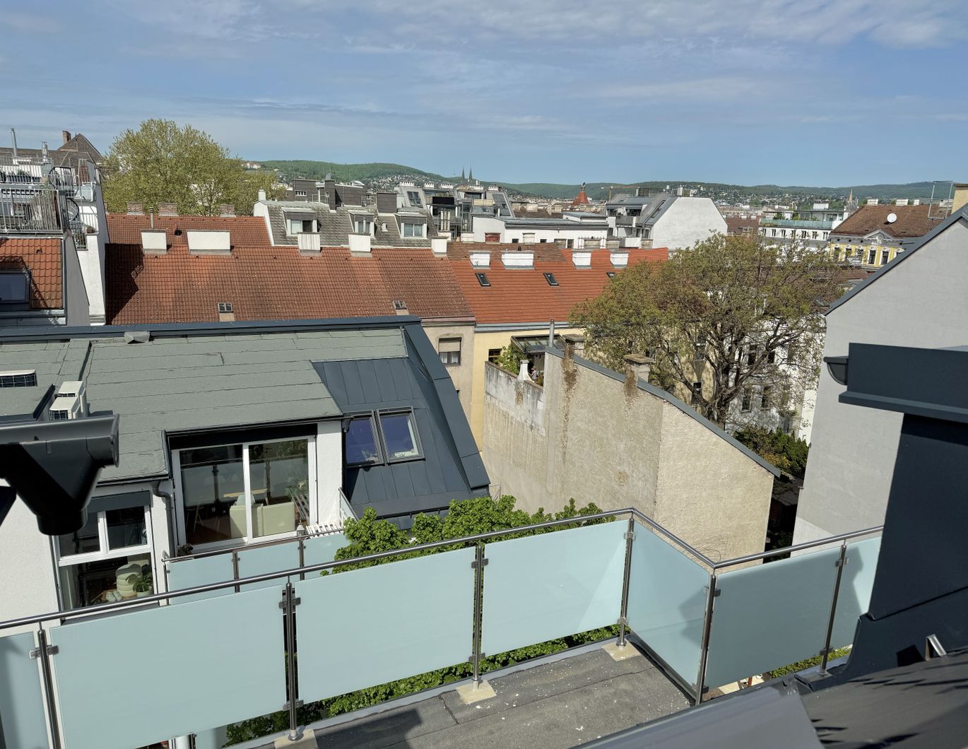 Erstbezug & in Fertigstellung: Exklusive Penthouse DG - Wohnung inkl. Weitsicht, keinen direkten Gegenüber, Luftwärmepumpe inkl. Kühlung!