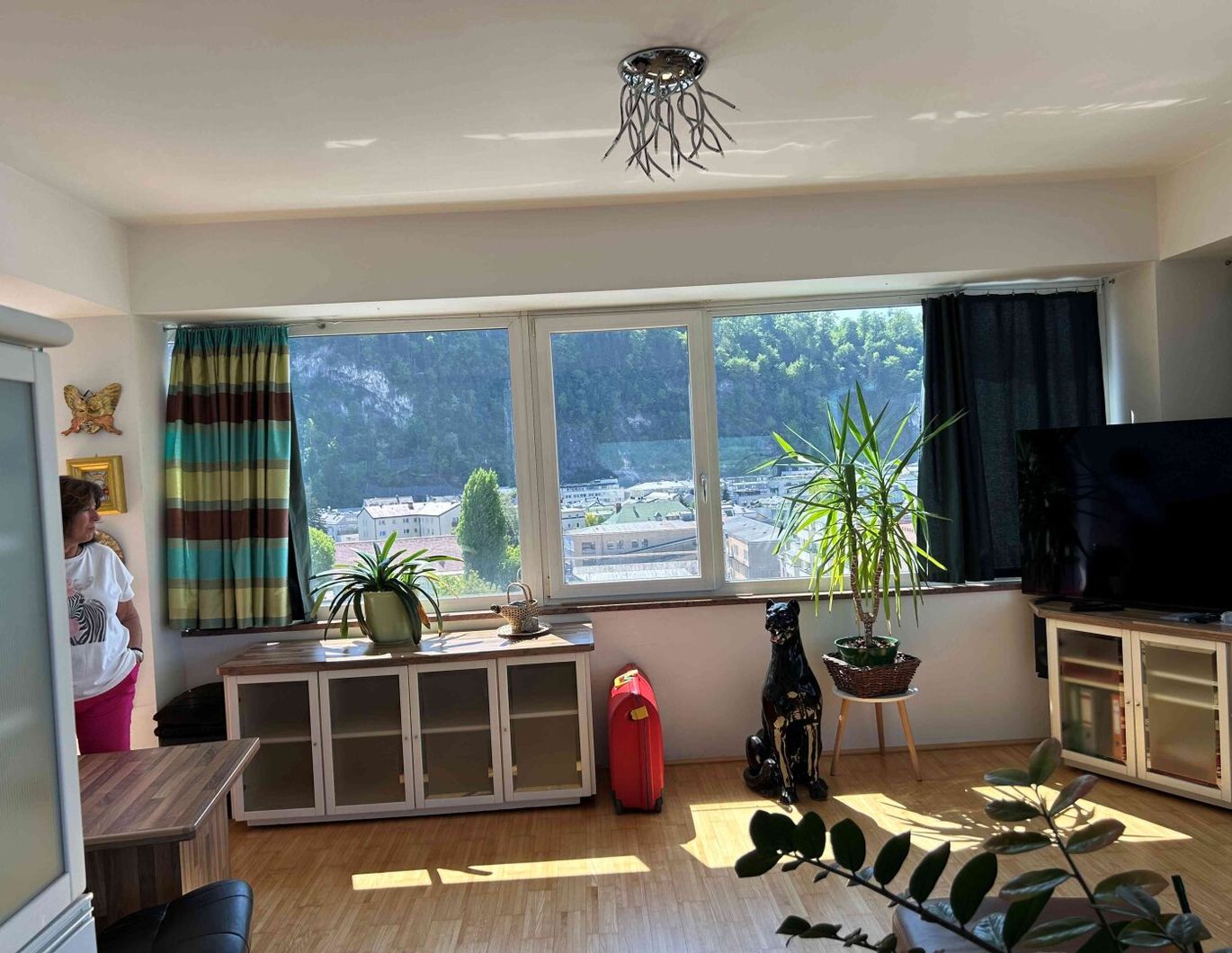 Neuwertige Penthouse-Wohnung im obersten Geschoß mit Rund-um-Blick über die Stadt Salzburg !