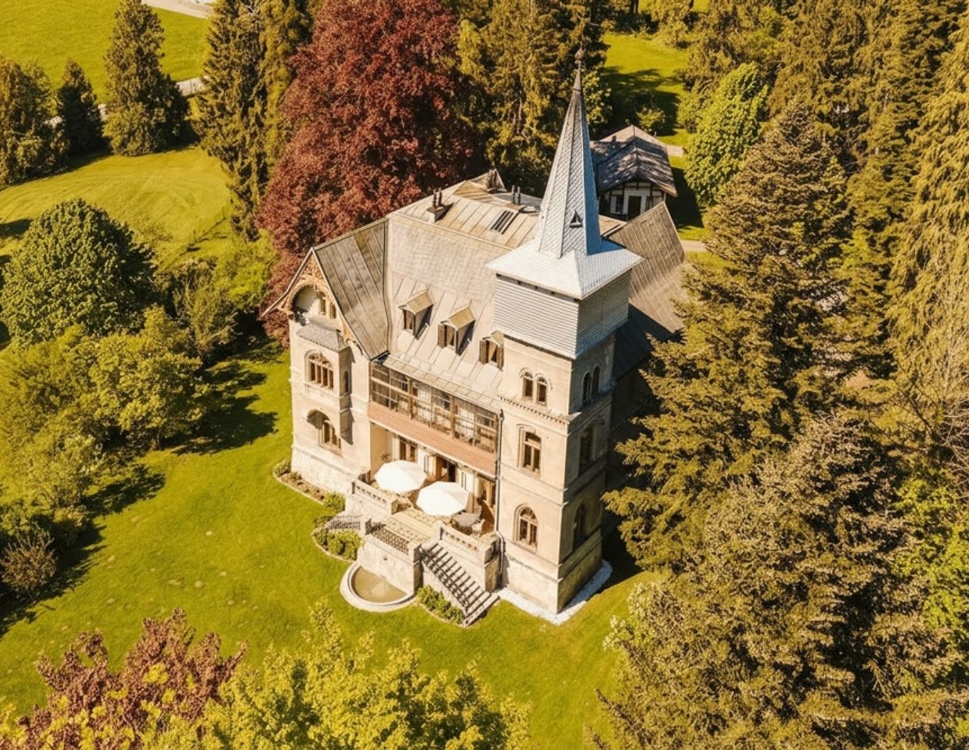 SOMMERFRISCHE WIE EINST Historisches Juwel mit Mondseepanorama