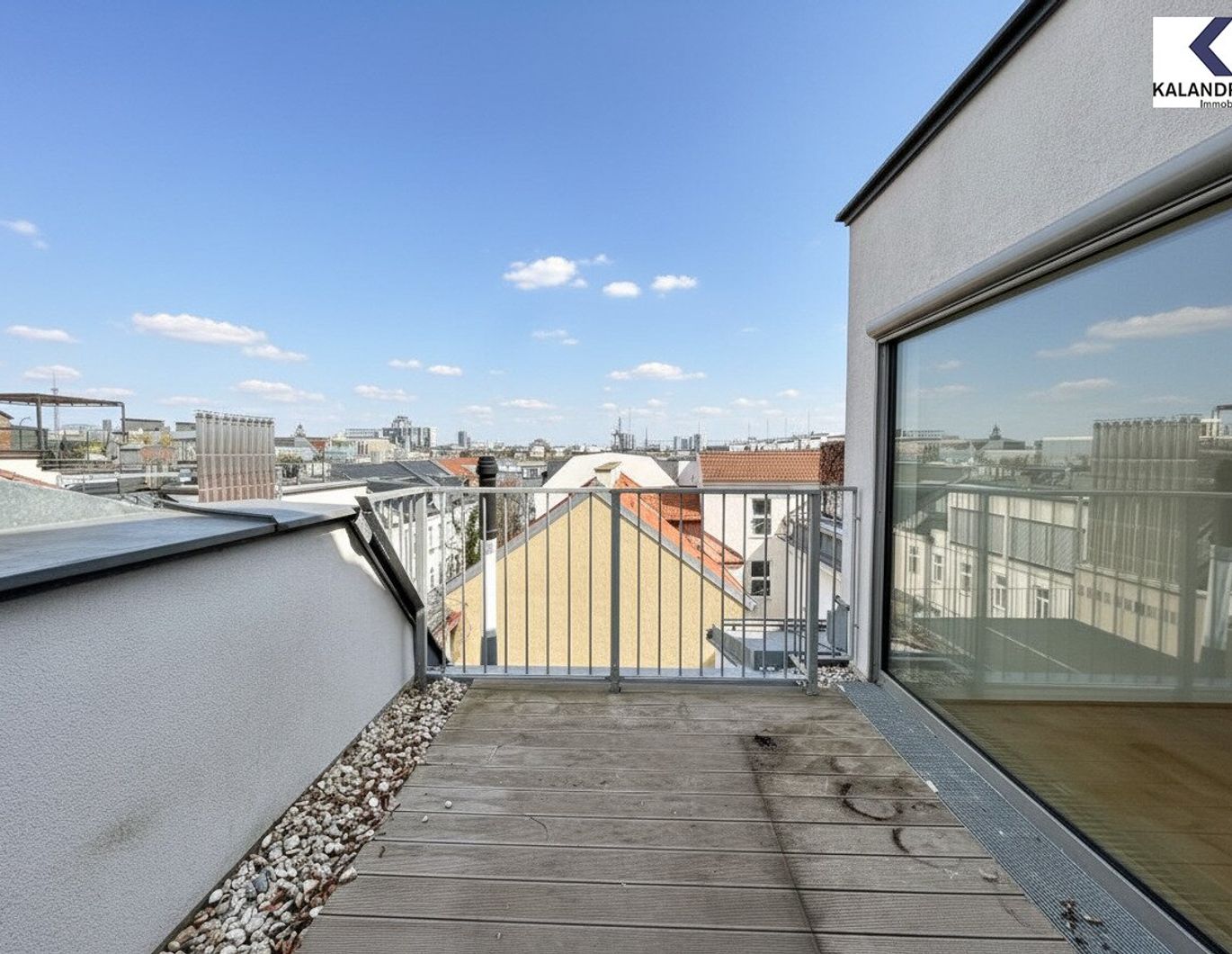 360 TOUR // DACHTERRASSENWOHNUNG NAHE VORGARTENMARKT