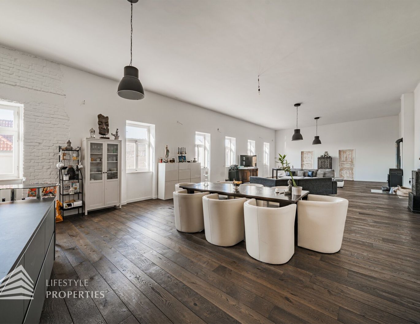 Geräumiges 6-Zimmer Haus mit loftähnlicher Wohnung in Jois am Neusiedler See