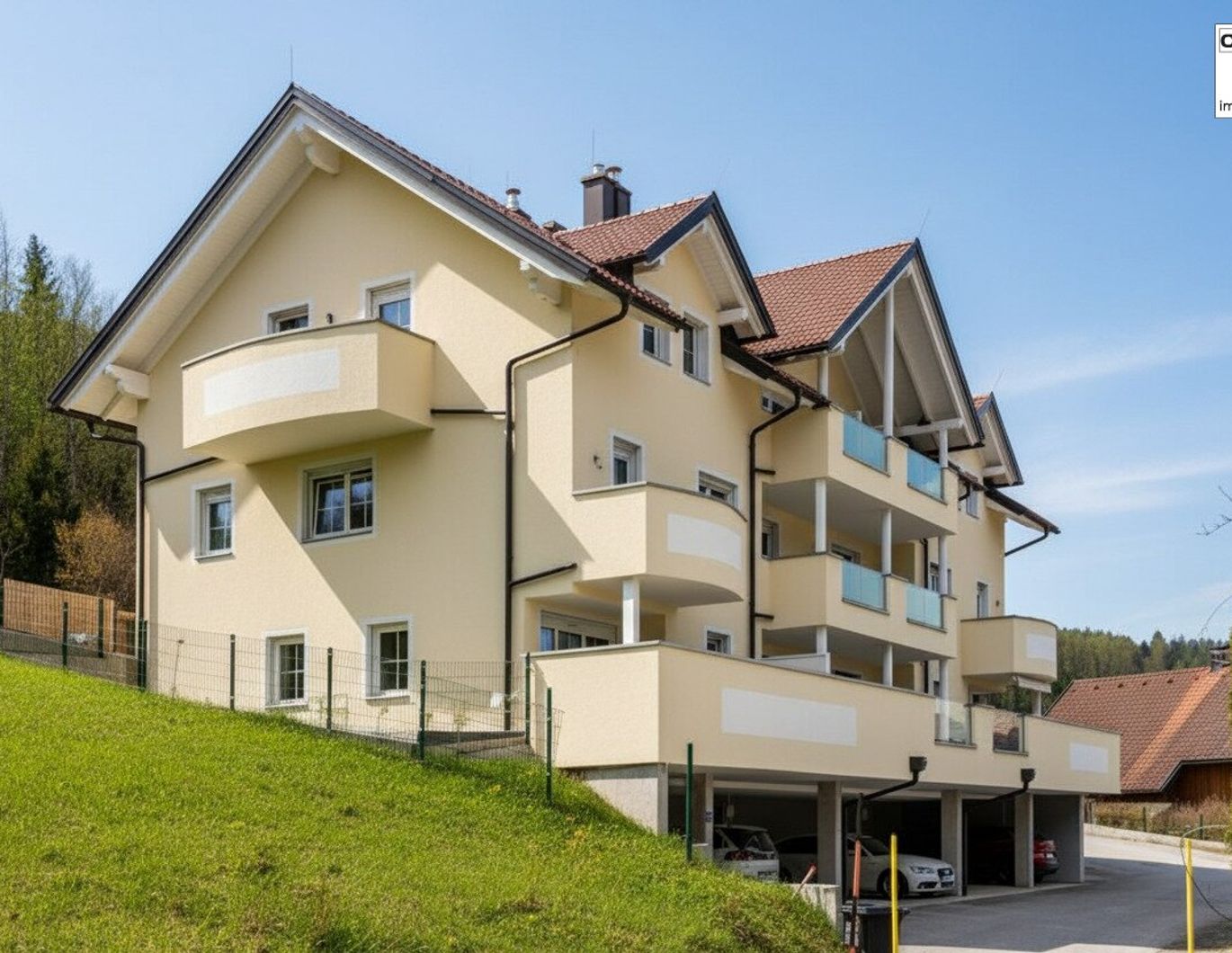 Helle 2-Zimmer-Neubauwohnung mit großem Balkon & Fernblick am Attersee