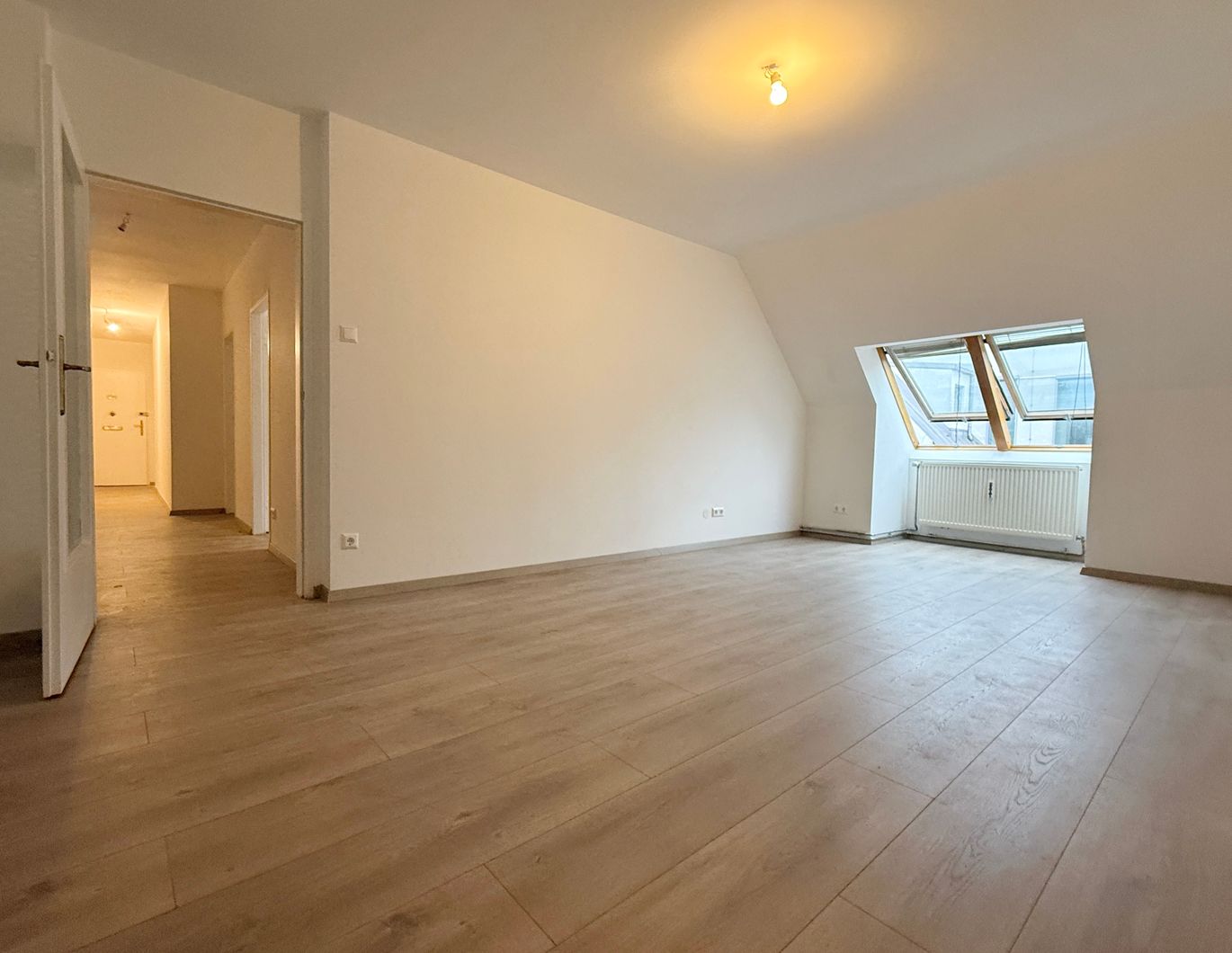 Frisch saniert | DG-Wohnung beim Prater, Praterstern, Praterstraße | Ruhige Seitengasse I