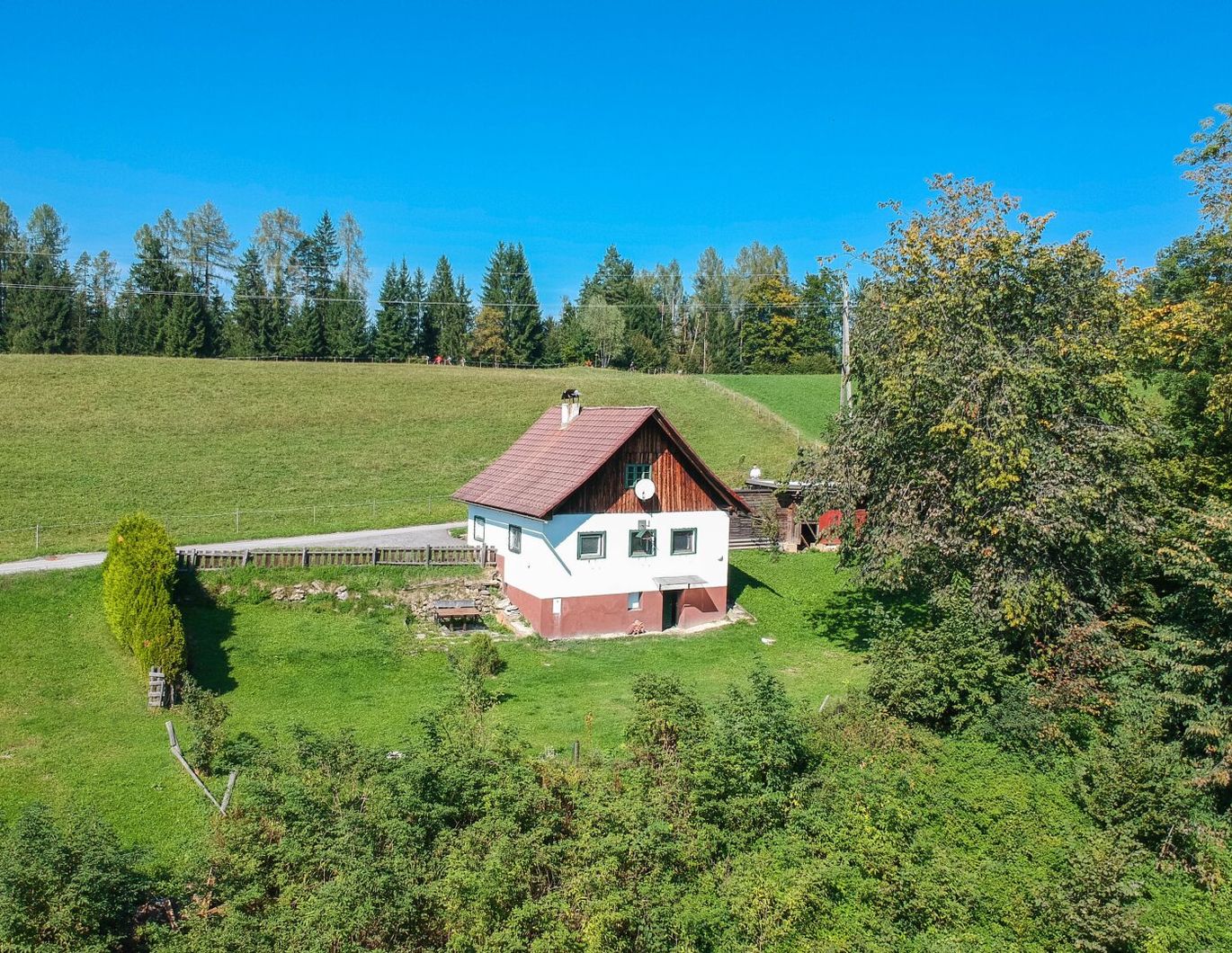 *** Sonnengrund am Plöschenberg oberhalb der Nebelgrenze*** - mit Bestandsobjekt