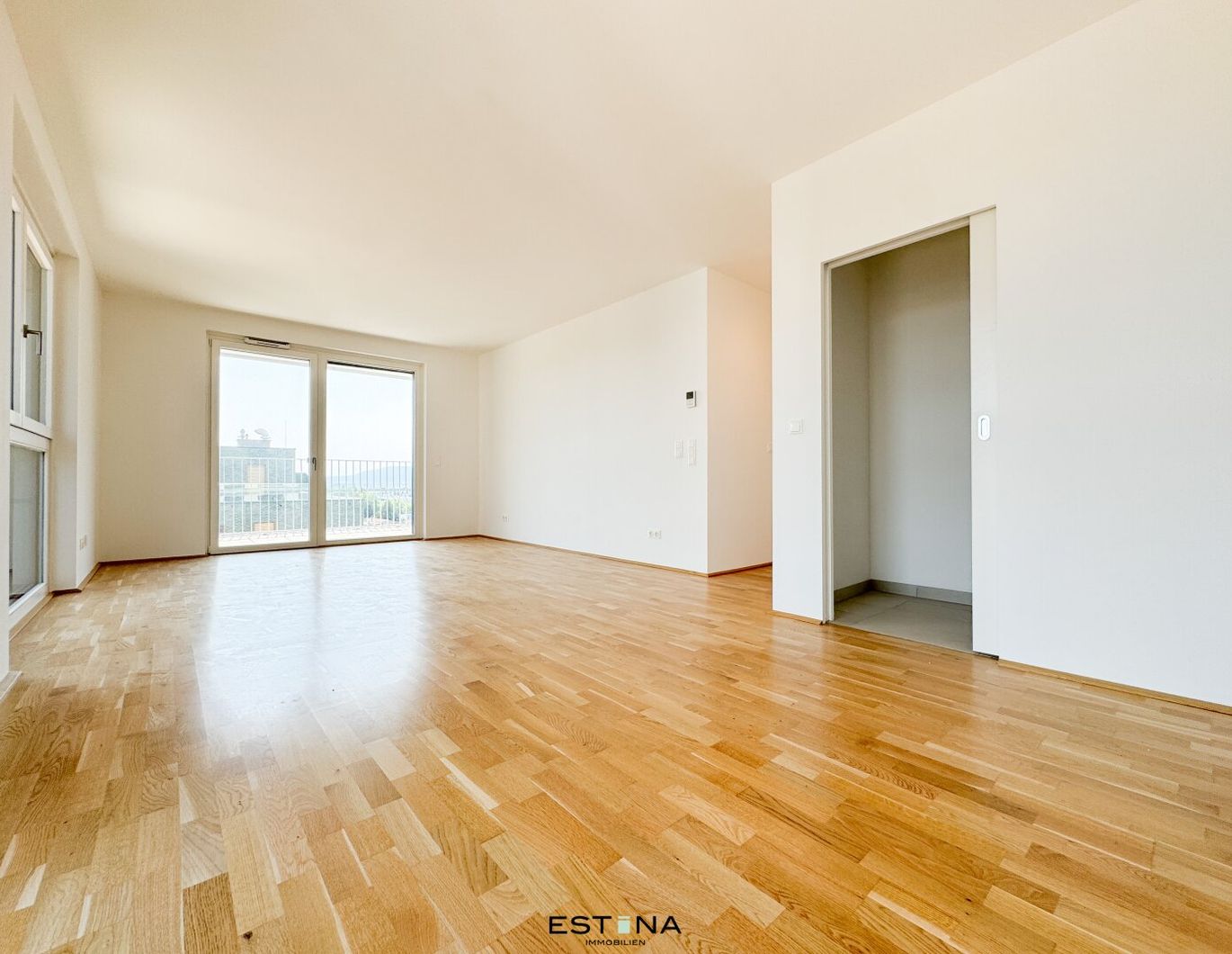 Familienglück im Neubau mit Balkon