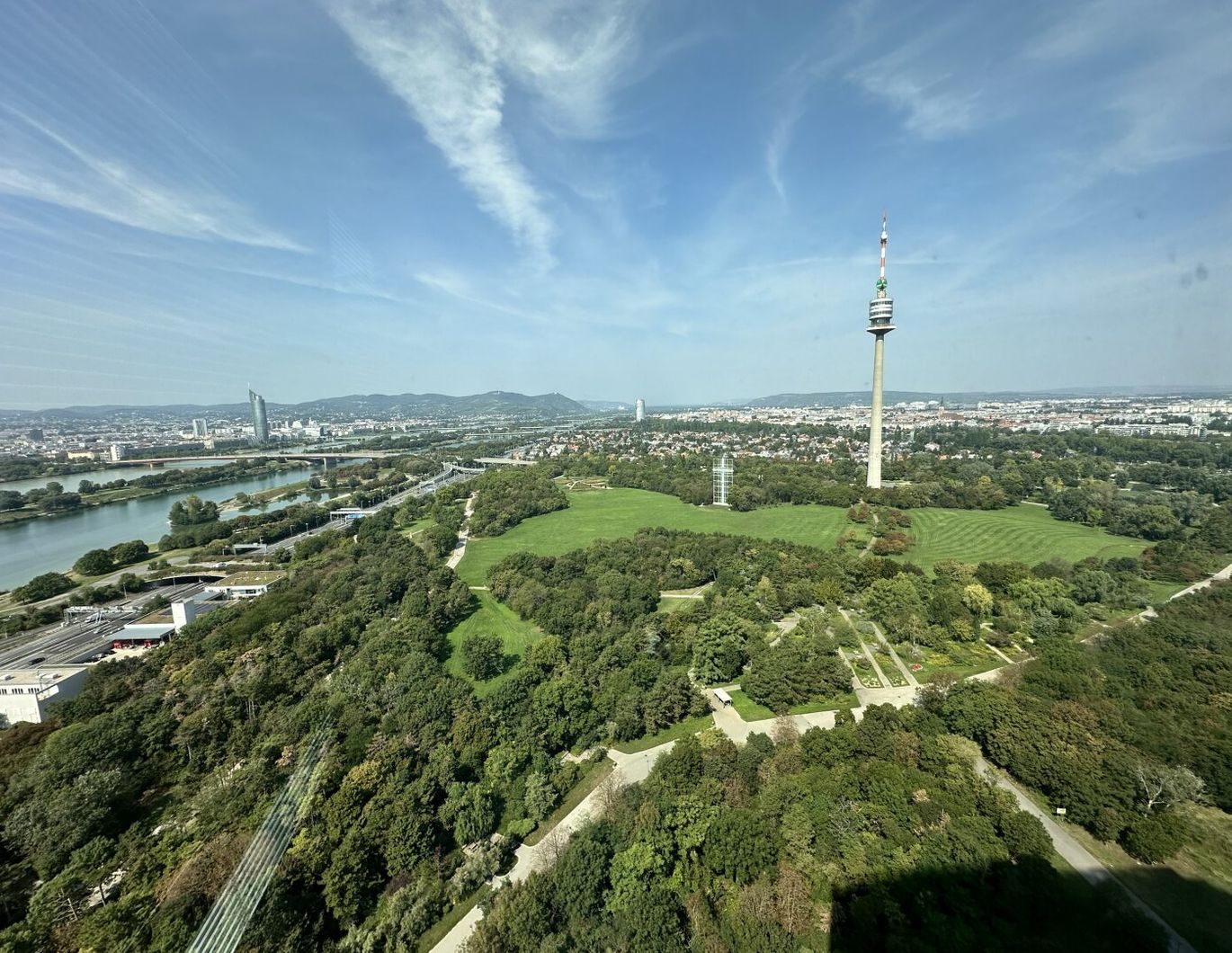 Mischek Tower: Klimatisierte 3 Zimmer + Loggia mit Weitblick!