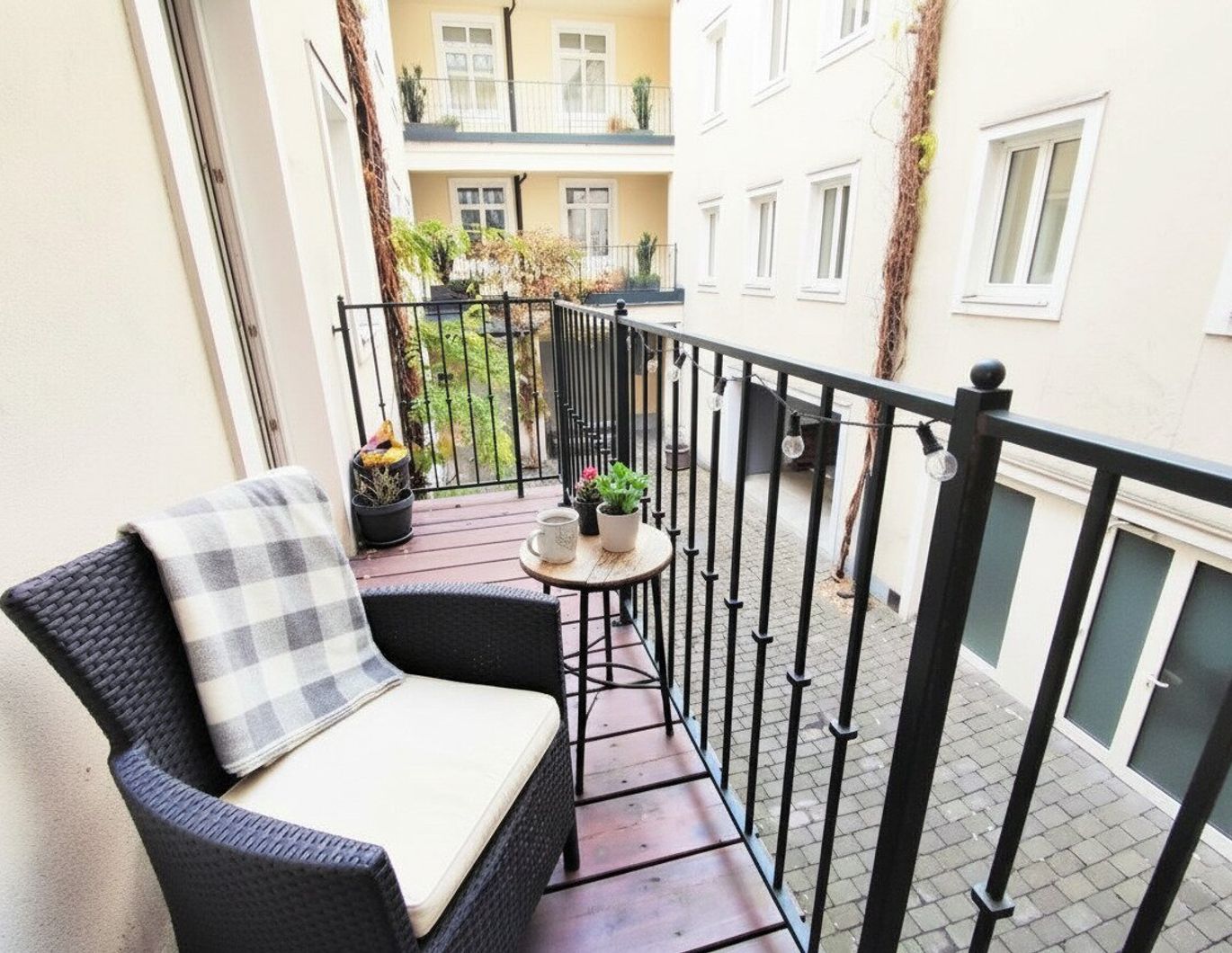 OASE TRIFFT STADT. Hofseitiges Wohnen in der Lindengasse