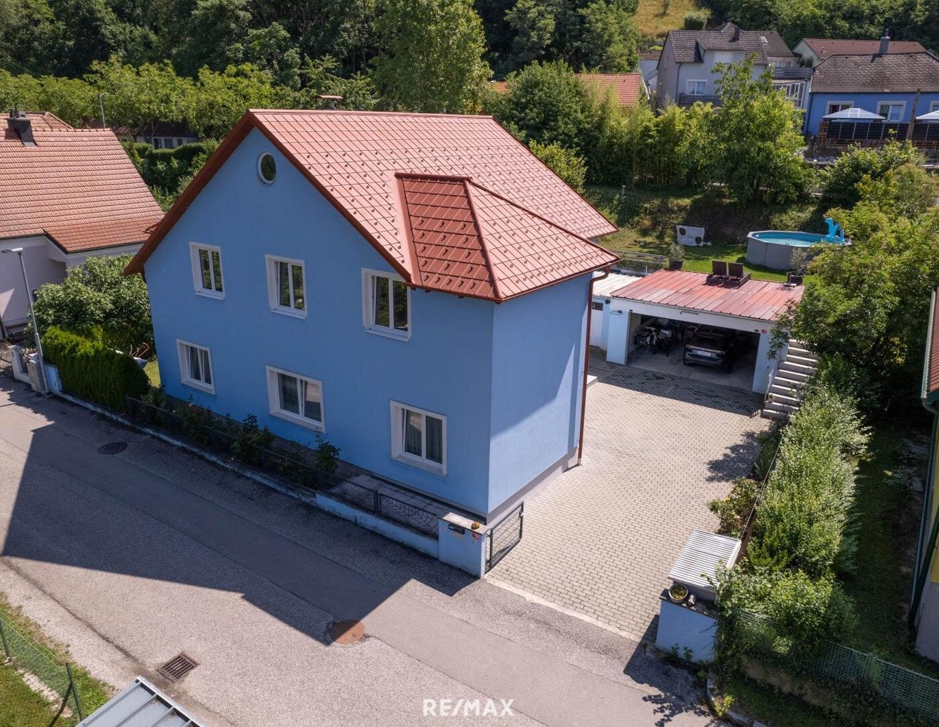 Mehrfamilienhaus mit 2 getrennten Wohneinheiten