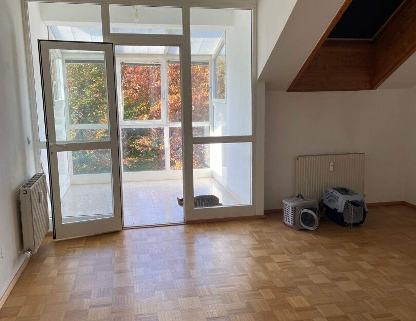 Mit GRATIS Küche! Helle 3‑Zimmer-Wohnung mit Loggia/Wintergarten in ruhiger Lage von Attnang‑Puchheim - inkl. privatem Parkplatz & Keller